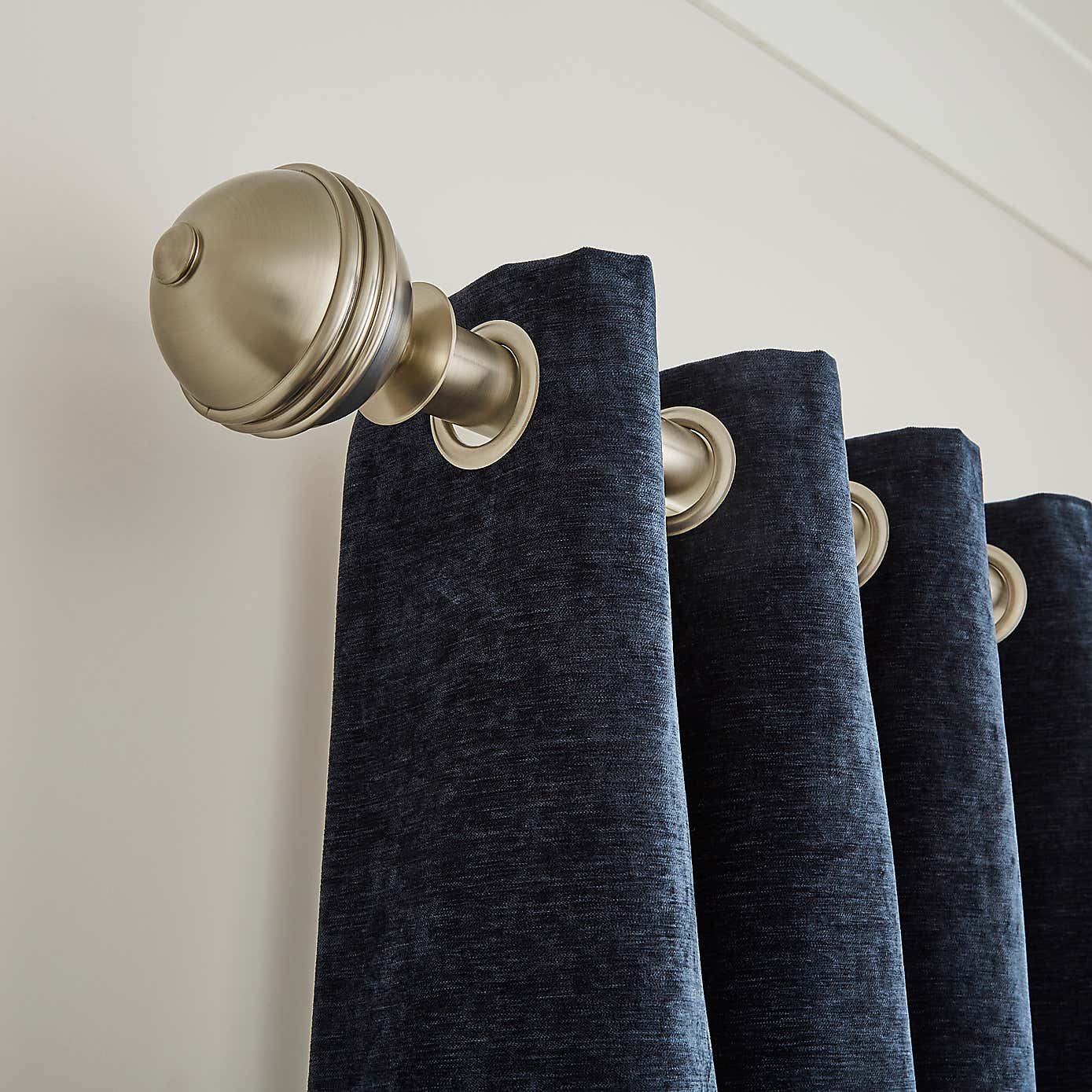 Traditional Ball Fixed Metal Curtain Pole with Rings