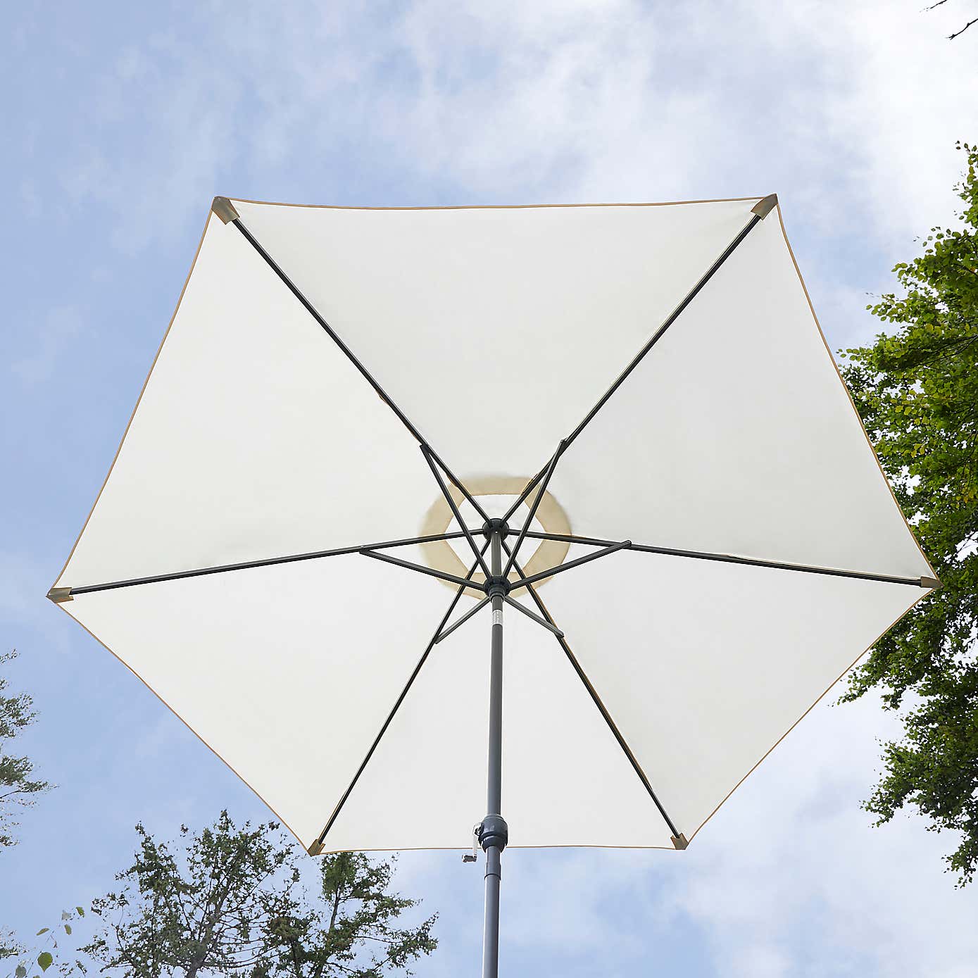 2.7m Cream Crank Parasol