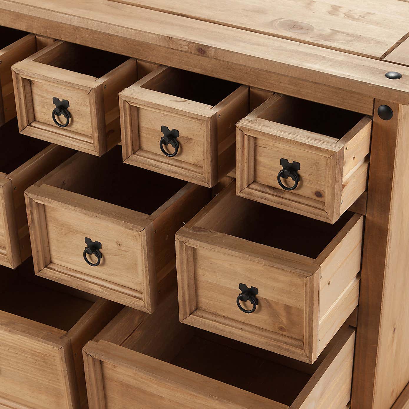 Corona Merchant Chest