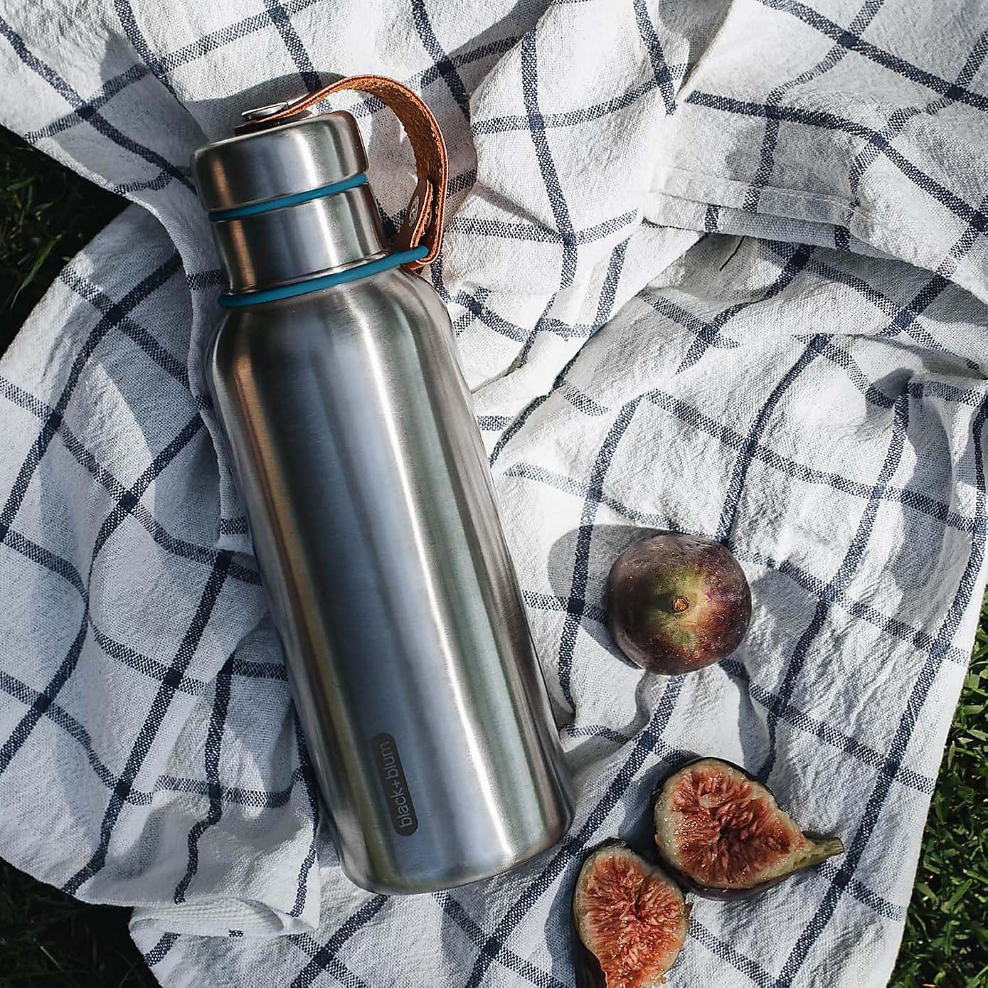 Black and Blum Insulated Water Bottle