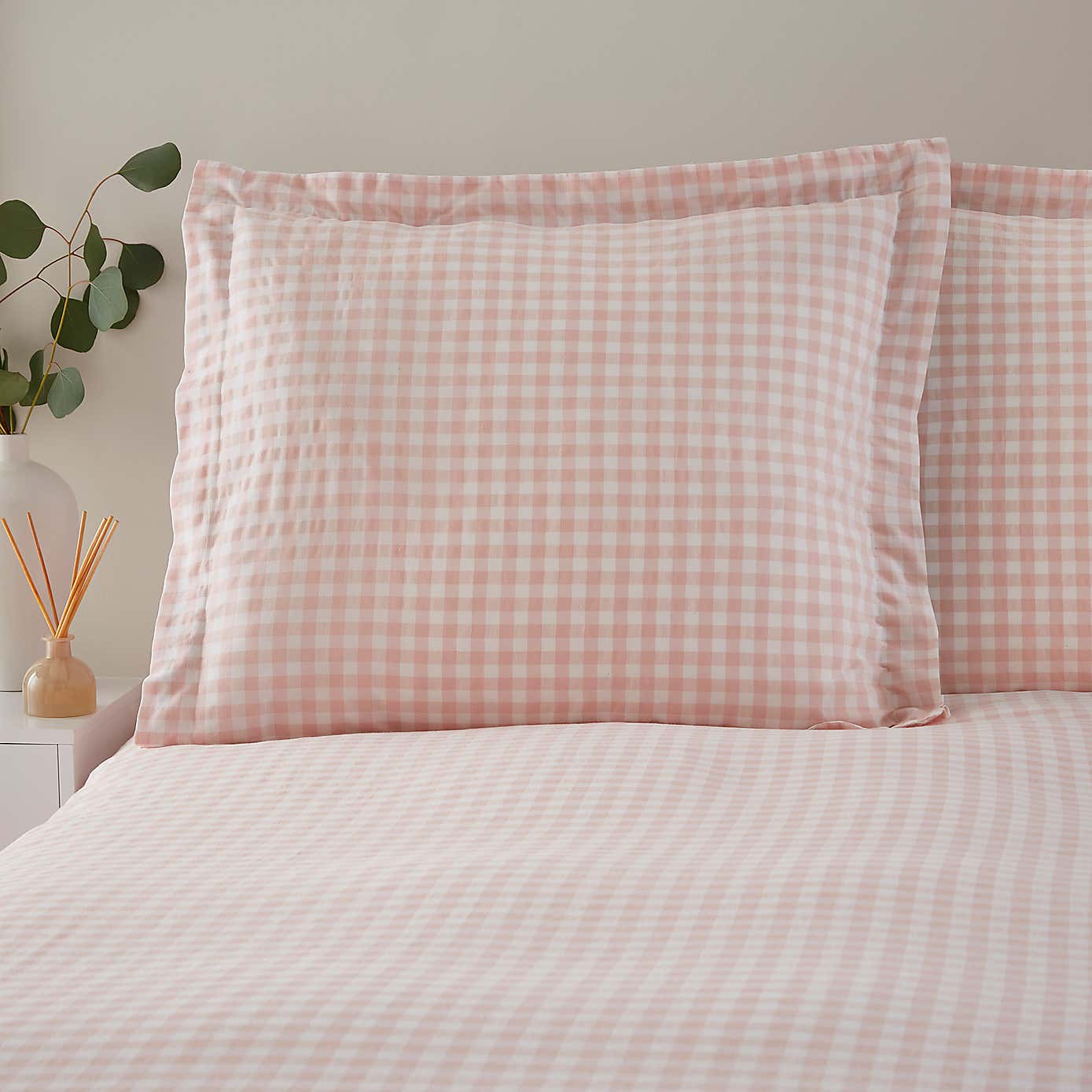 Portloe Gingham Woven Cotton Continental Pillowcase