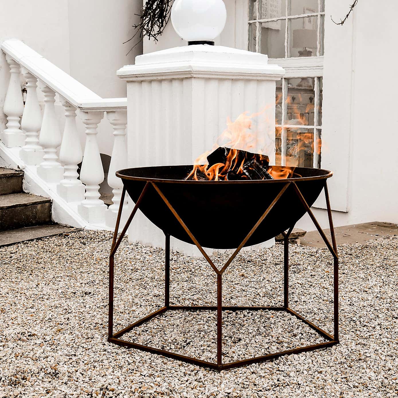 Buckingham Rust Iron Fire Bowl