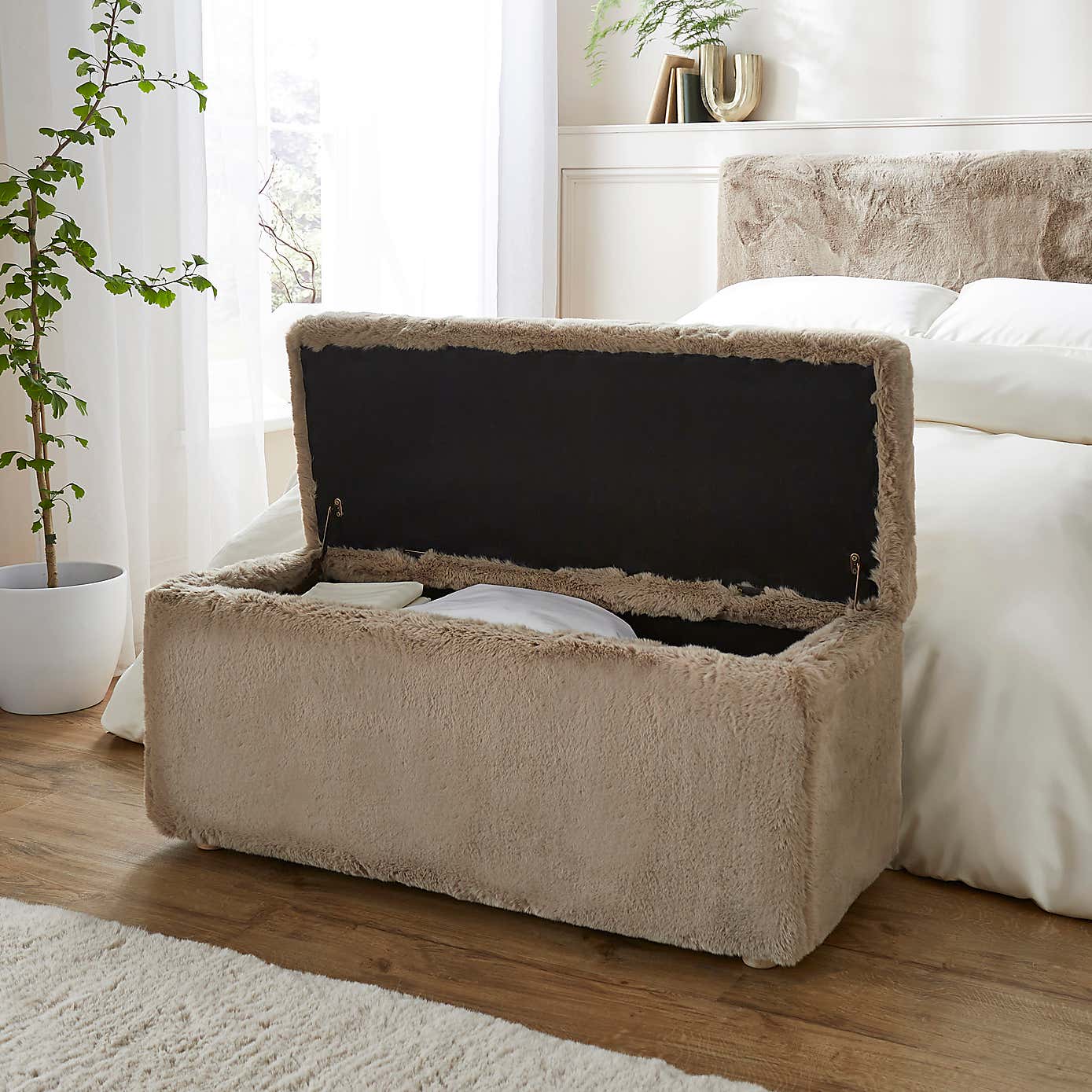Elysia End of Bed Ottoman, Faux Fur