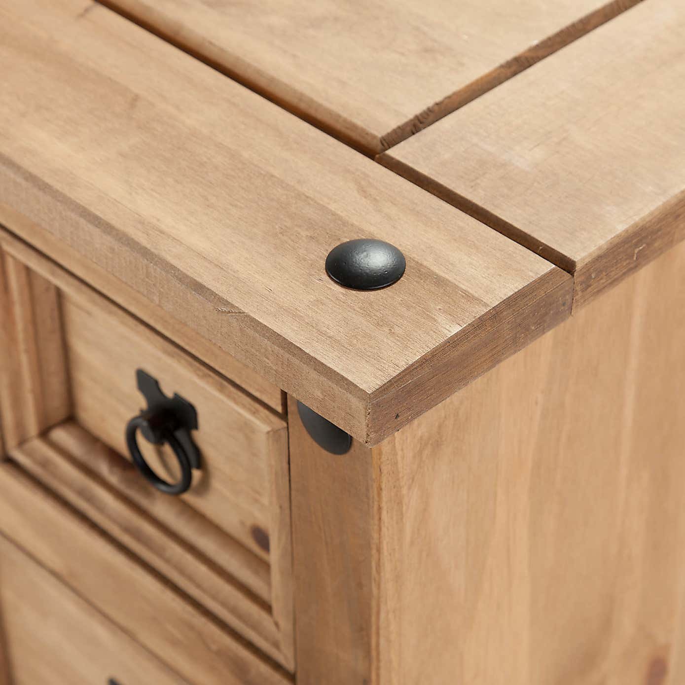 Corona Merchant Chest