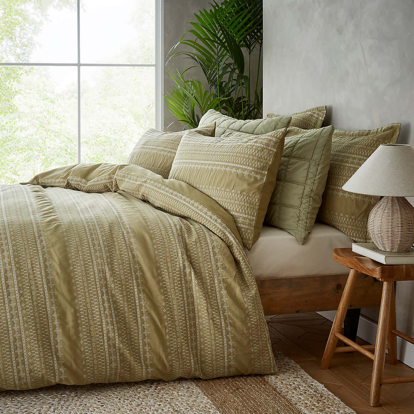 Alara Jaquard 100% Cotton Duvet Cover and Pillowcase Set