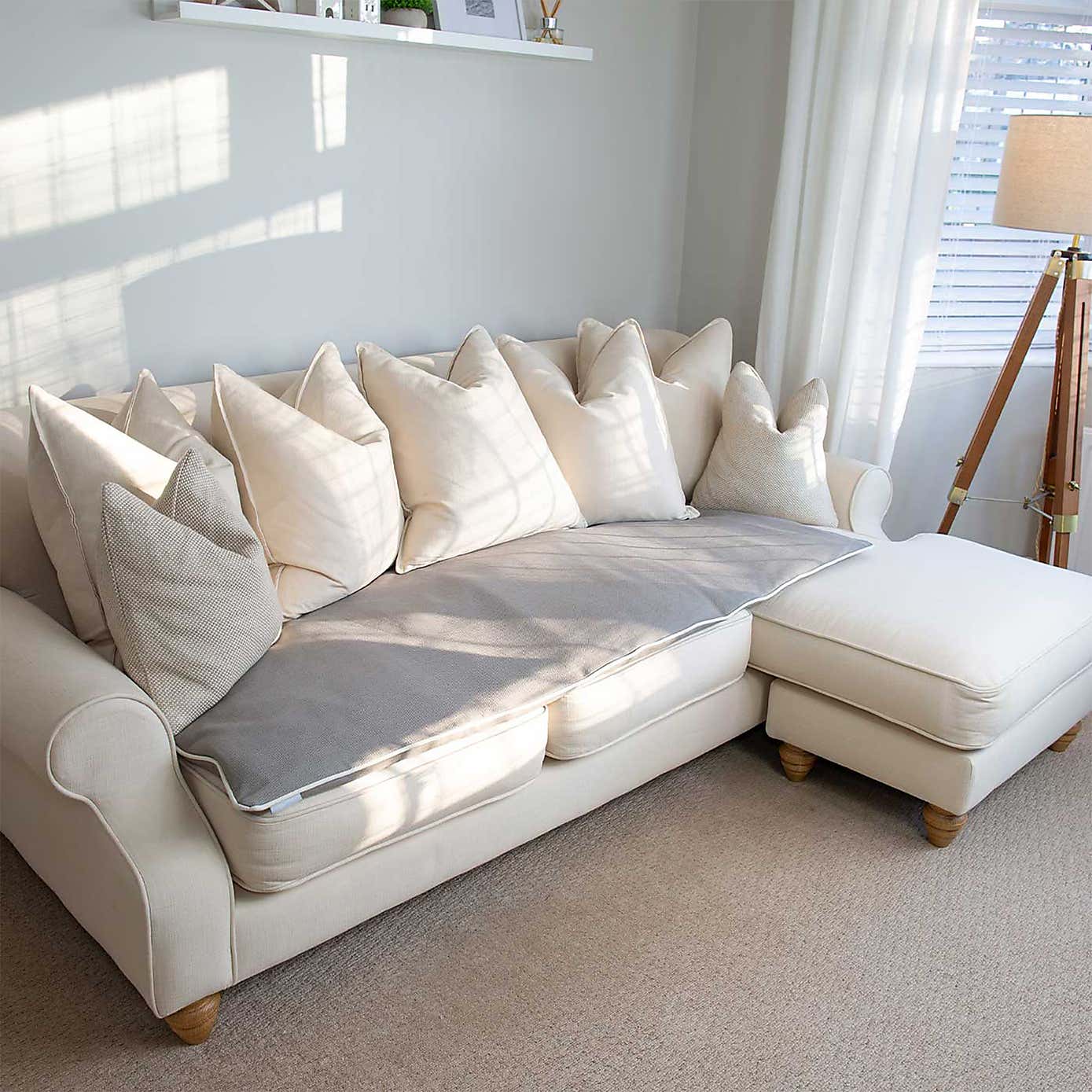 Lords and Labradors Savanna Pet Sofa Topper