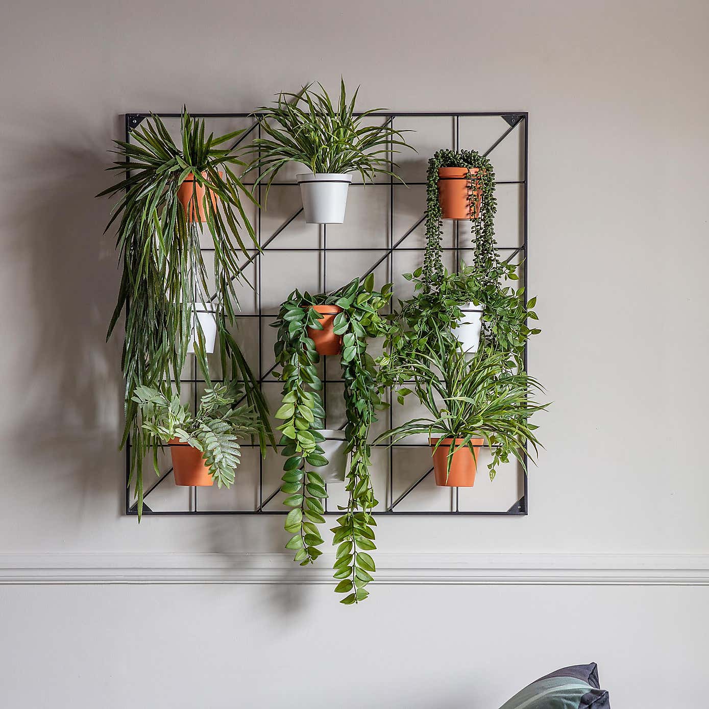 Bari 9 Wall Planters
