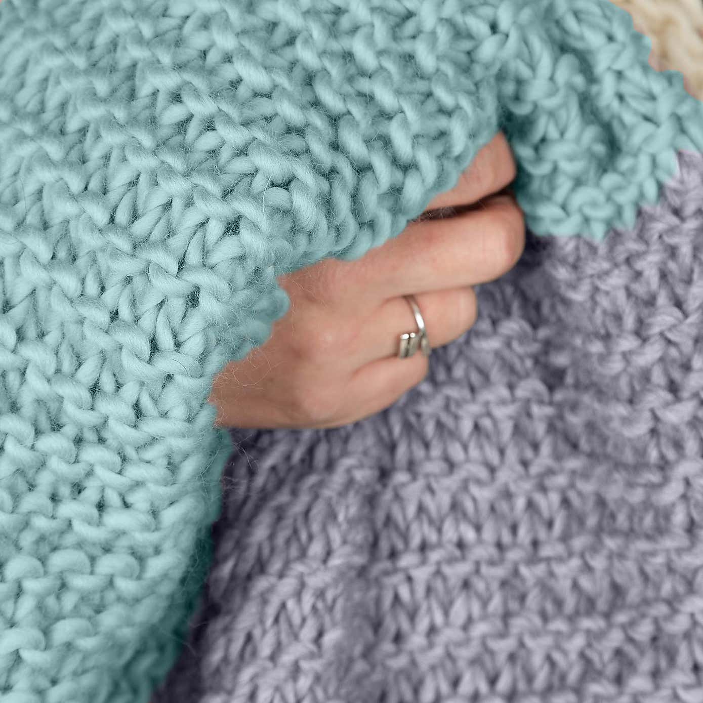 Hannah Blanket Knitting Kit
