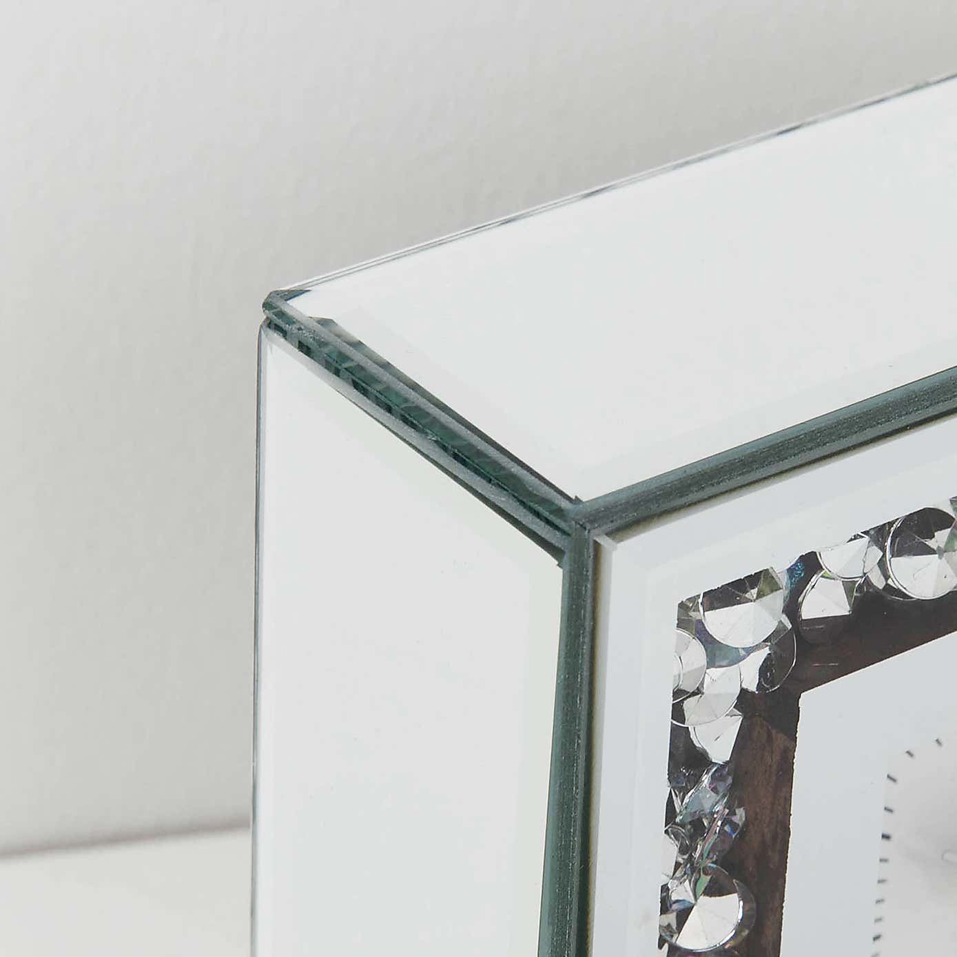 Hestia Crystal Border Mantel Clock