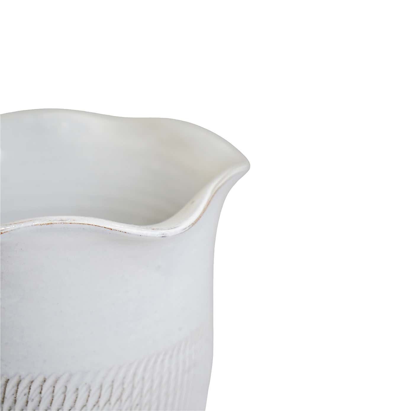 Camellia Scalloped Edge Ceramic Plant Pot