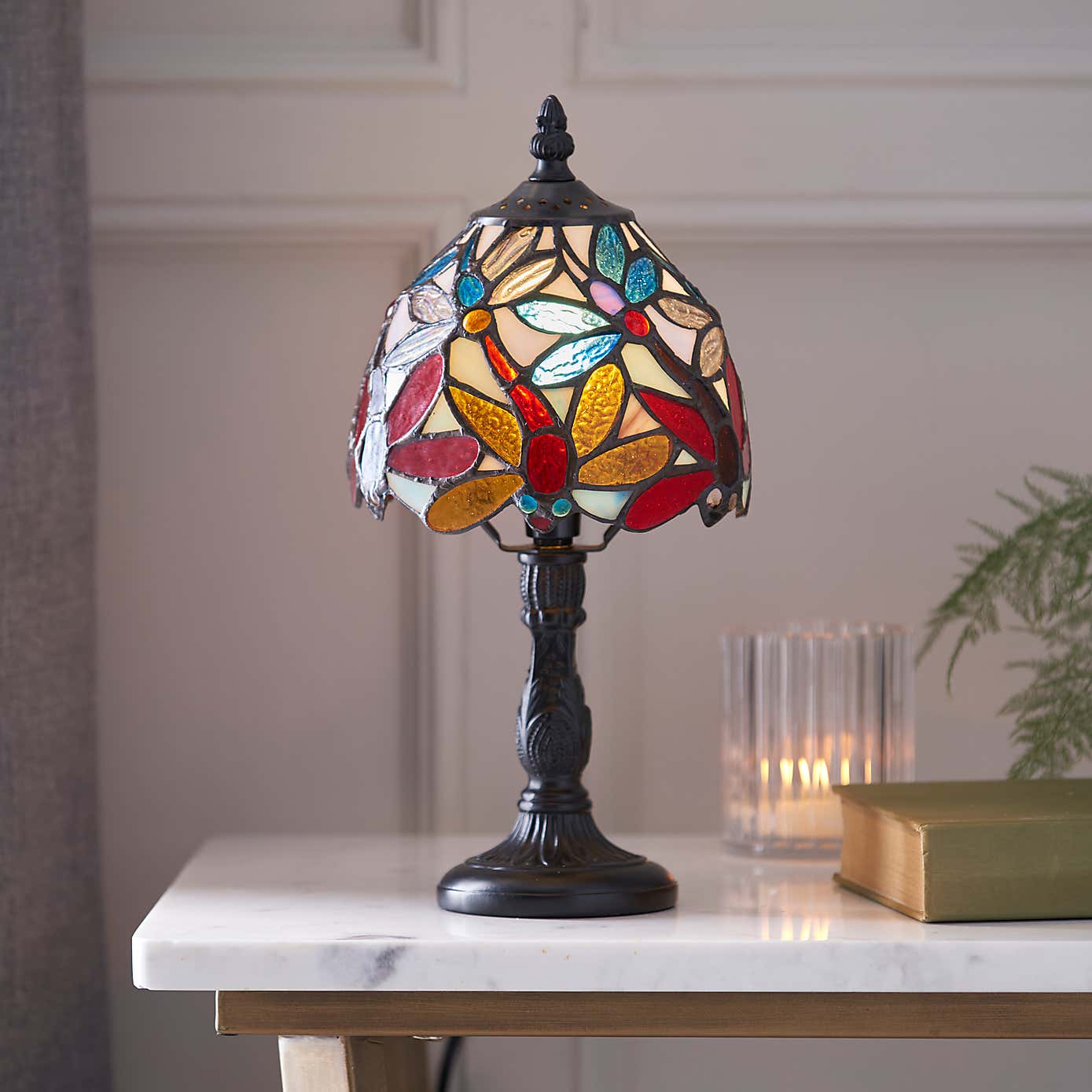 Vogue Lighting Coral Traditional Table Lamp