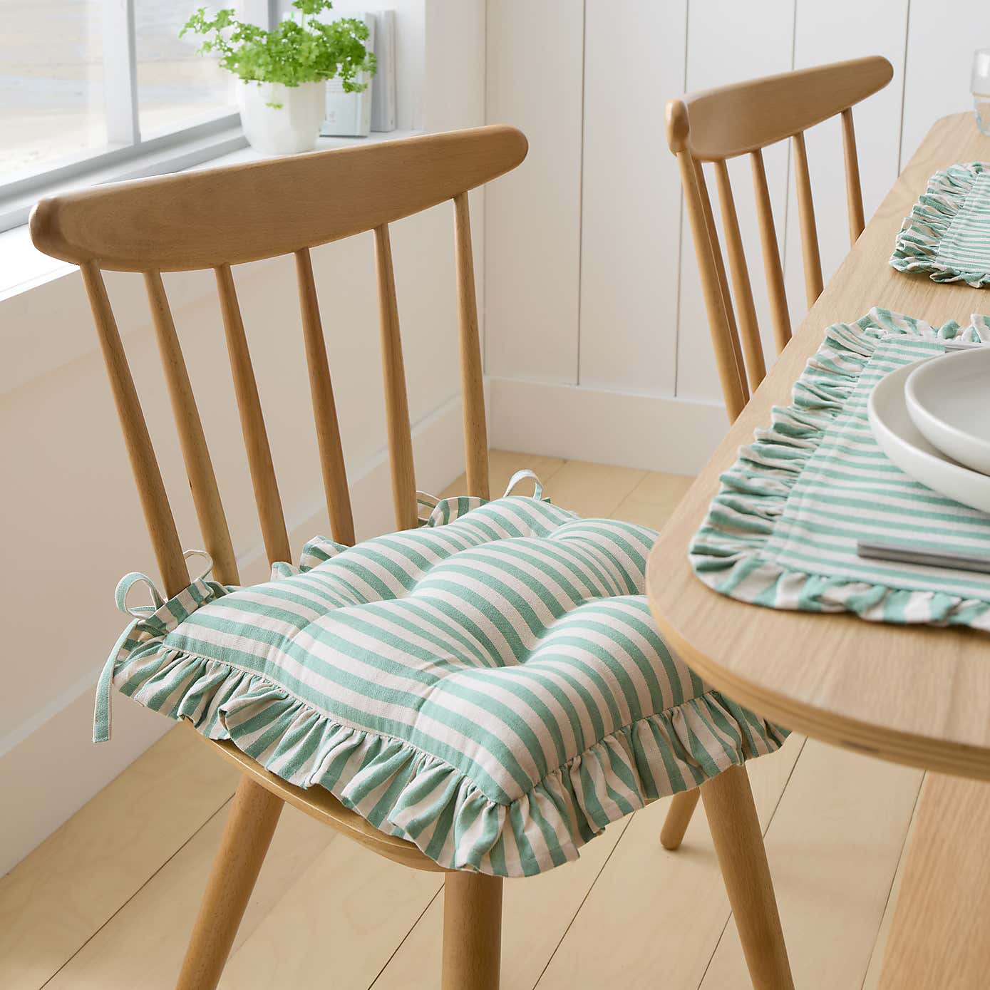 Linford Frill Square Seat Pad