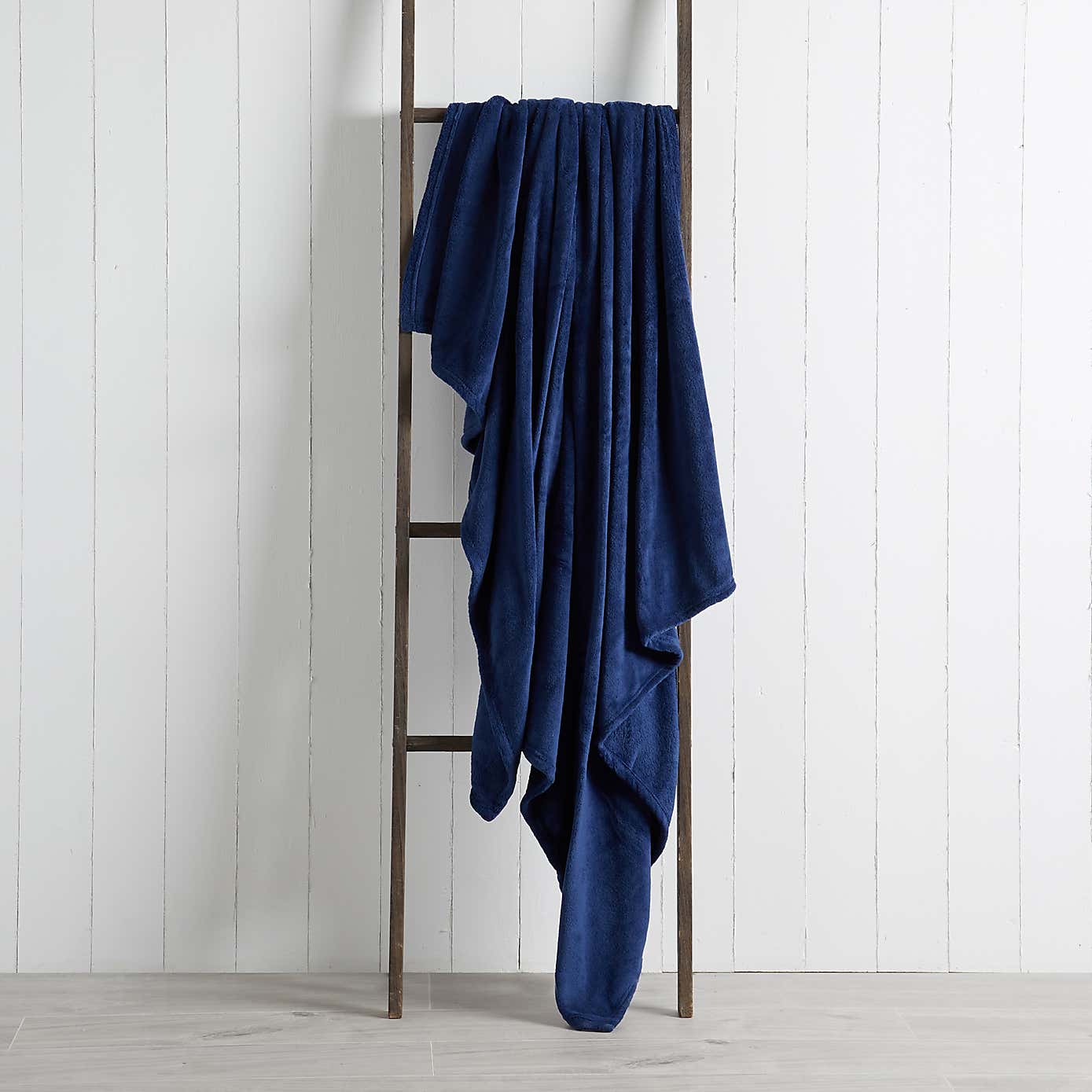 Soft Fleece Recycled Throw, 130x170cm