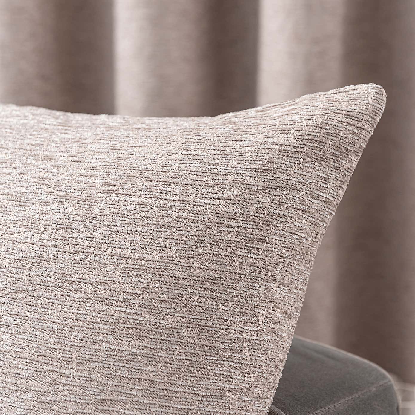 Textured Chenille Cushion