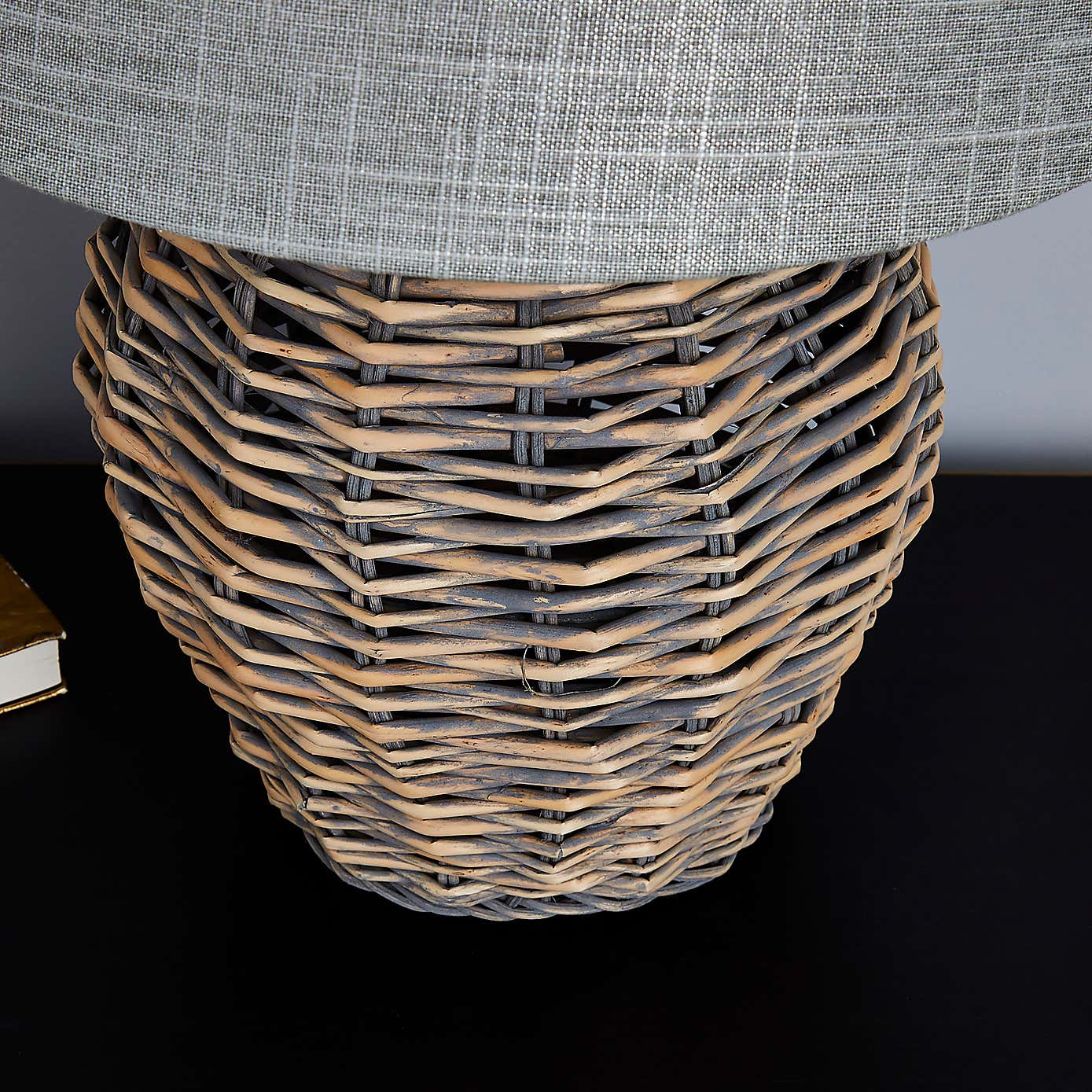 Lari Split Weave Wicker Table Lamp