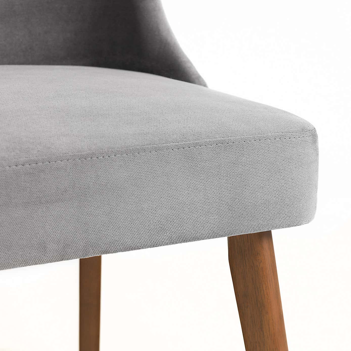 Chelsea Large Round Dining Table with 6 Huxley Dining Chairs