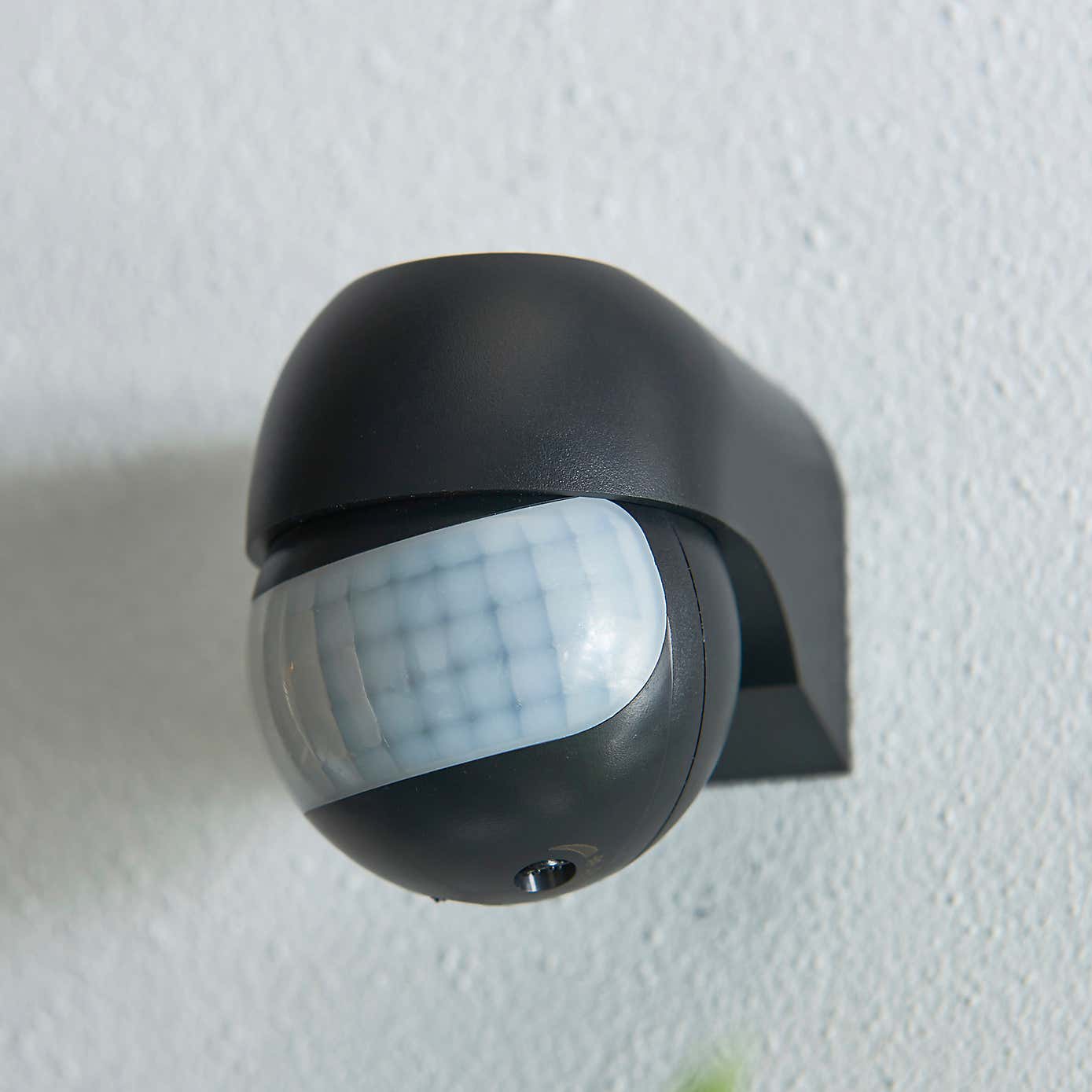 Black PIR Sensor Outdoor Wall Light