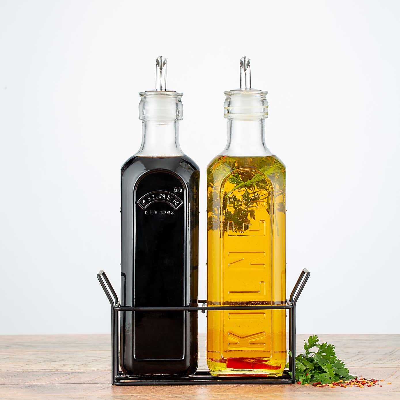 Kilner Set of 2 0.6 Litre Oil Bottles with Metal Rack