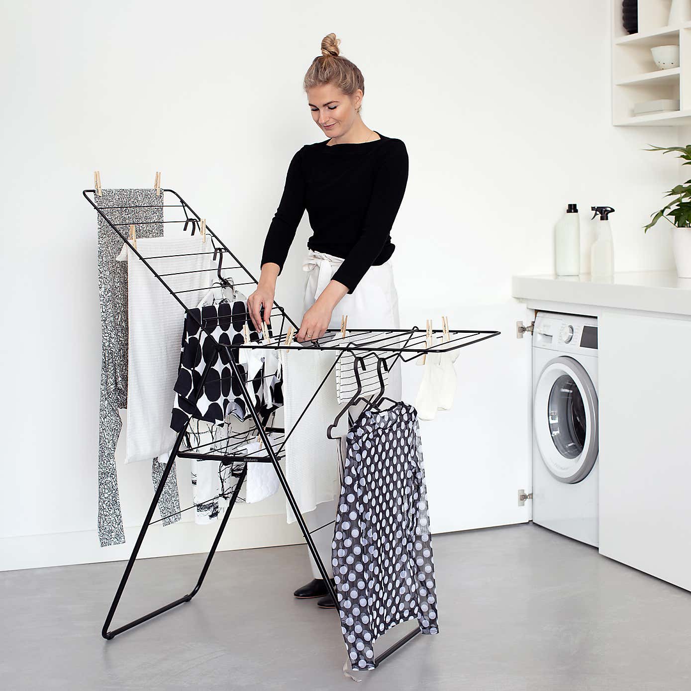 Brabantia Matt Black HangOn Drying Rack 20m