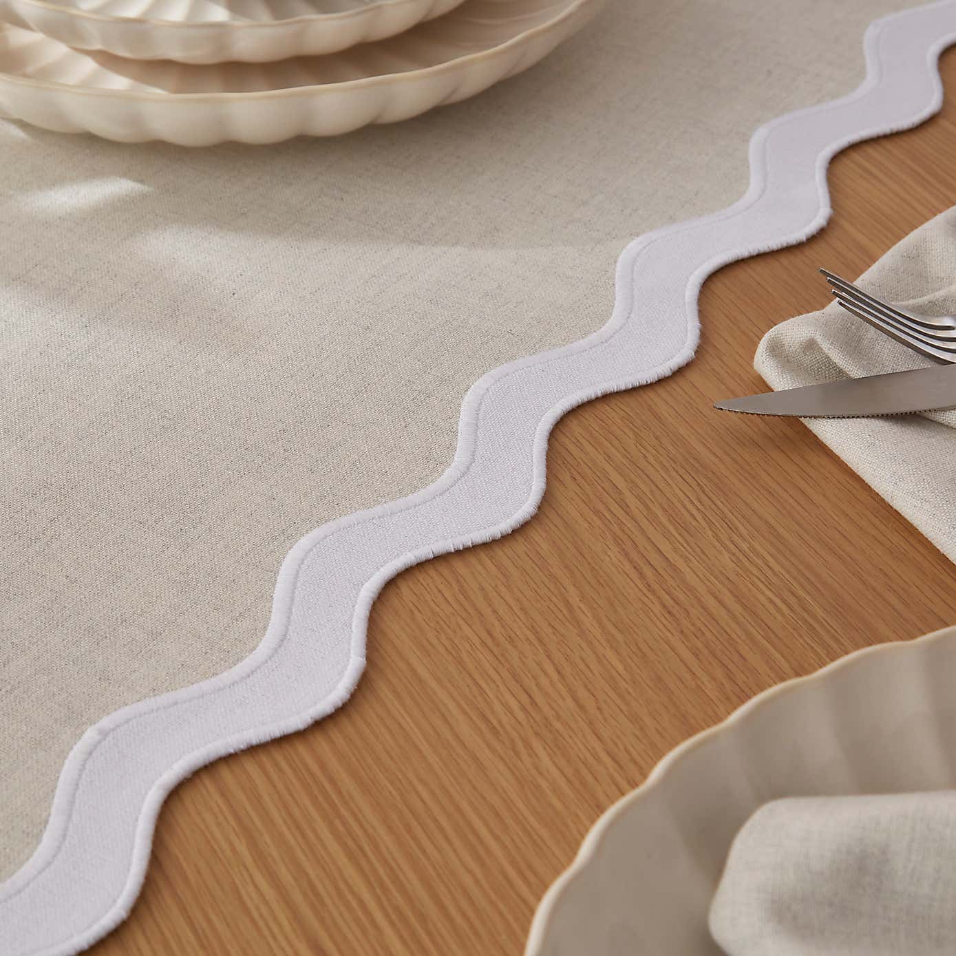 Reversible Scallop Runner