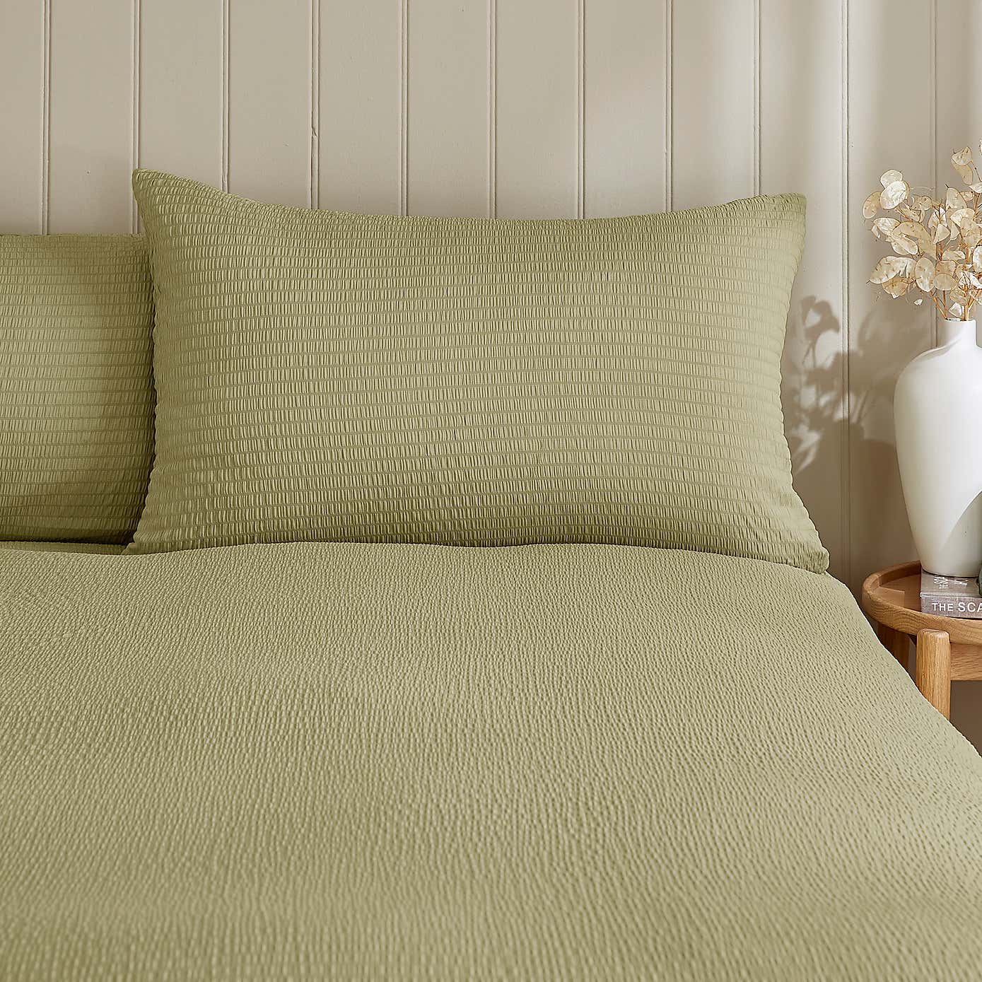 Larken Seersucker Duvet Cover and Pillowcase Set