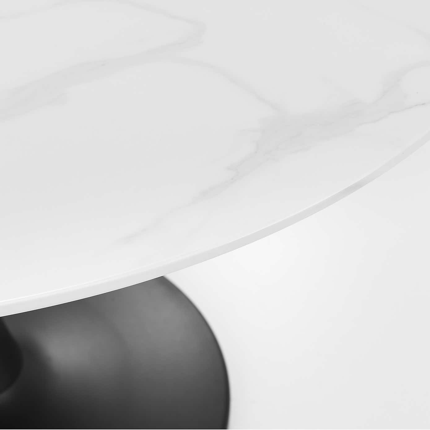 Holland Round Pedestal Dining Table