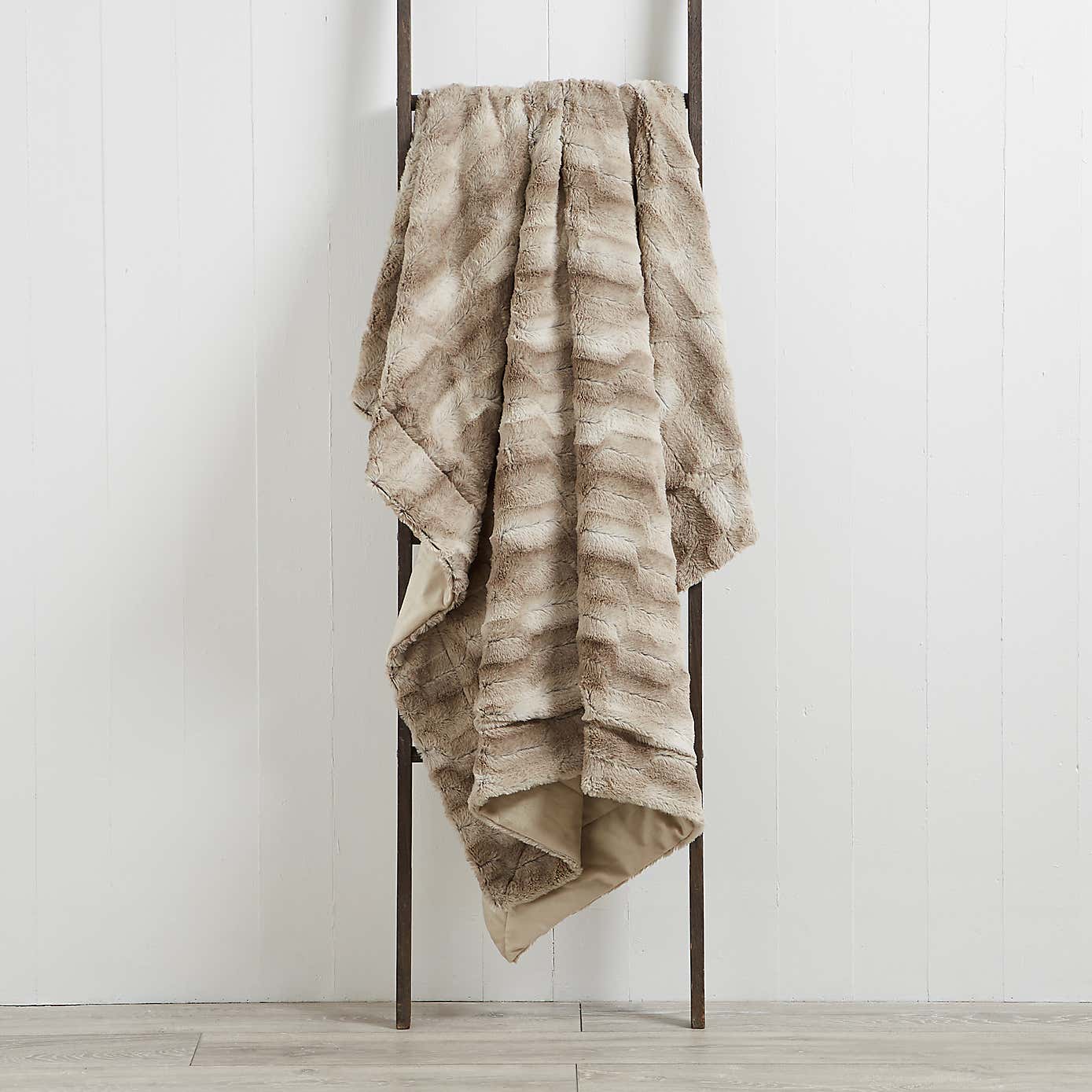 Plush Faux Fur 130cm x 180cm Throw