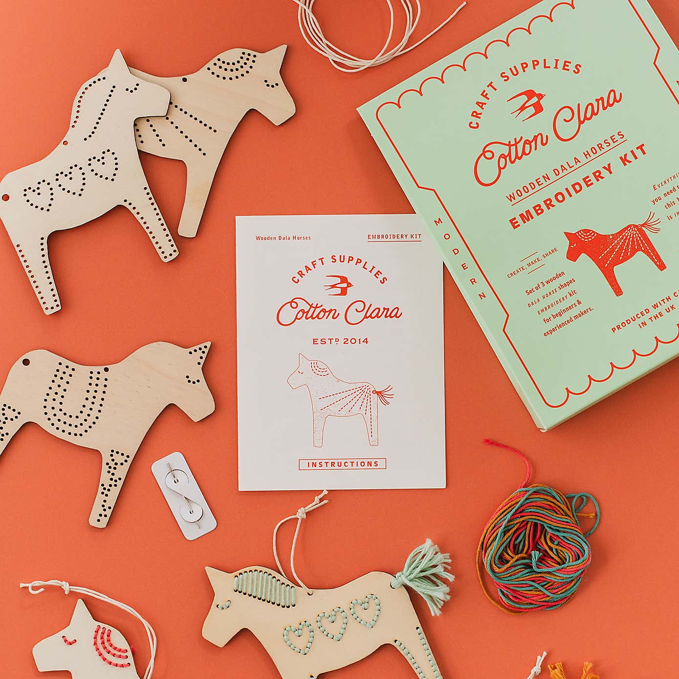 Cotton Clara Dala Horses Embroidery Board Kit