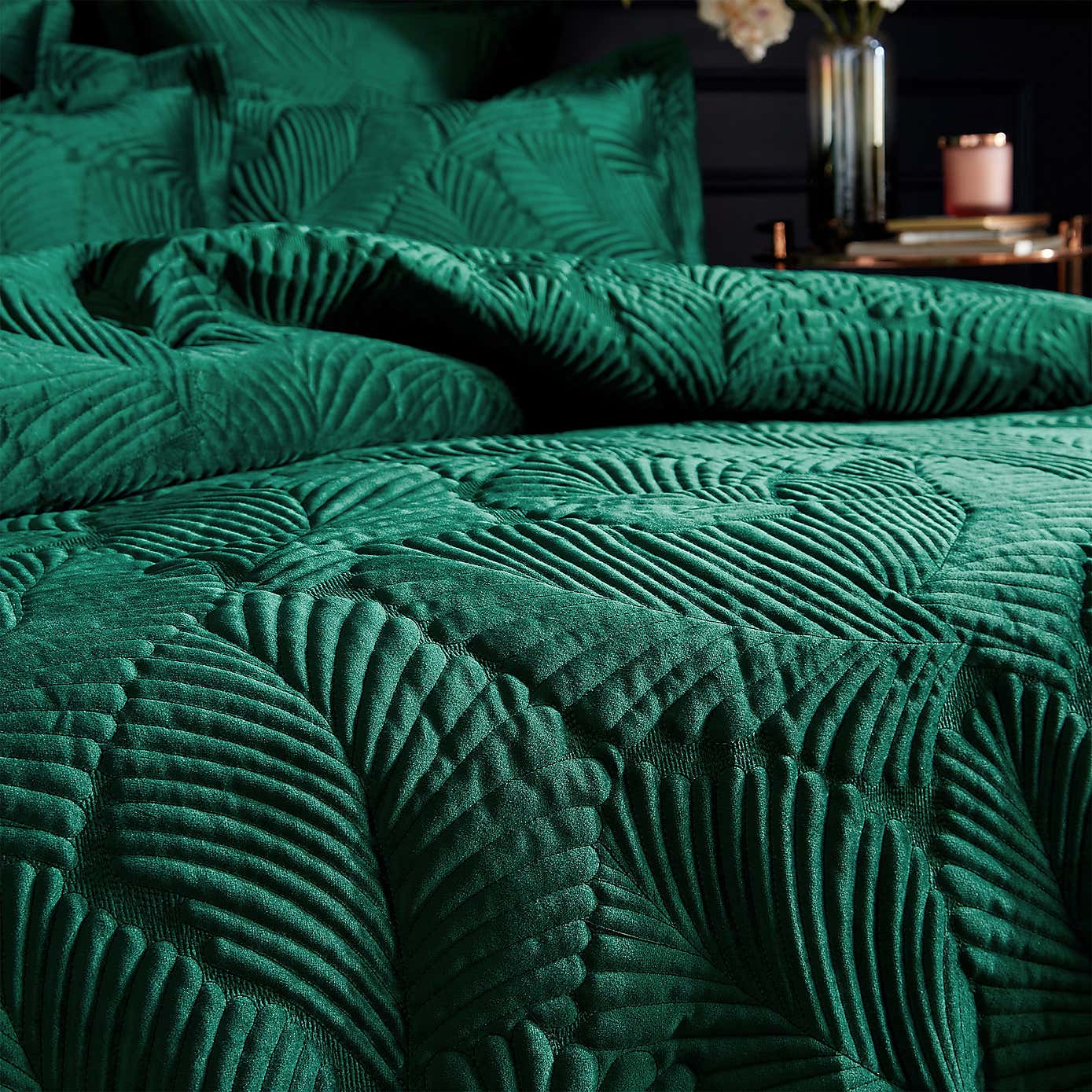 Palmeria Emerald Velvet Duvet Cover and Pillowcase Set