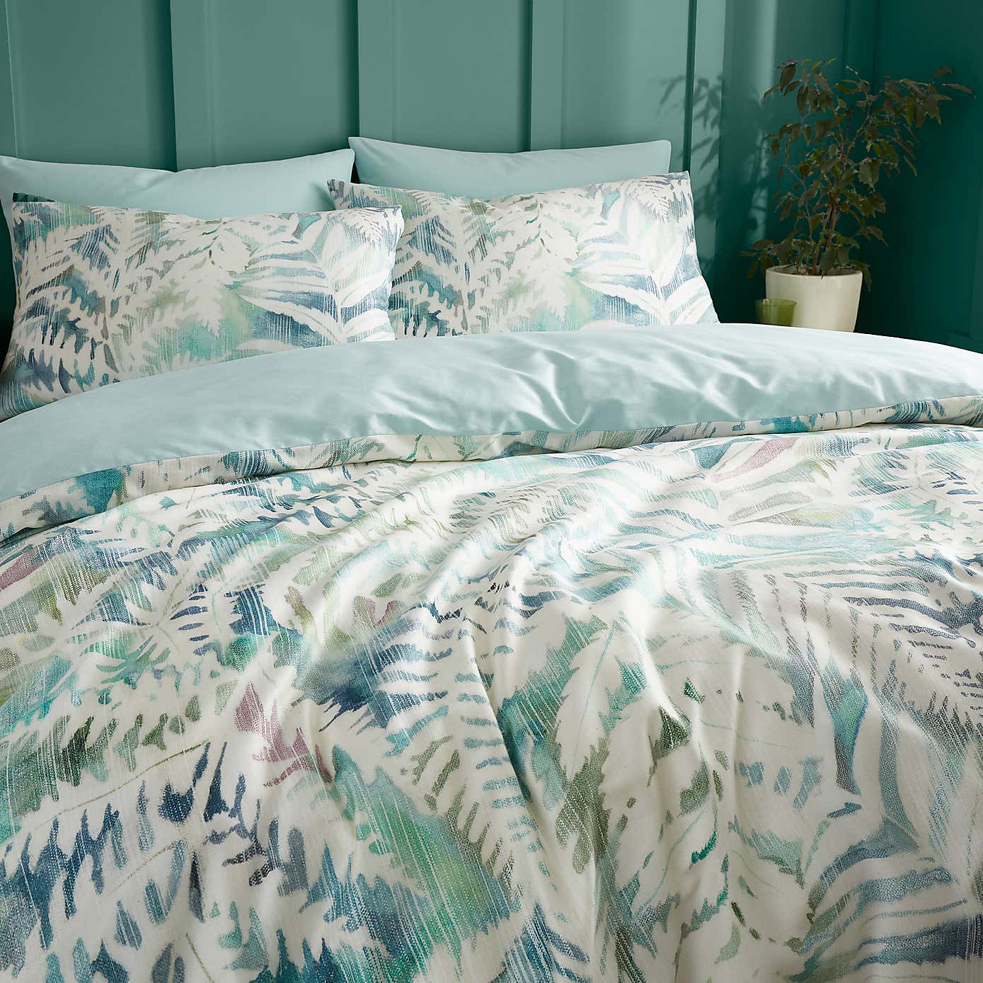 Palm House Fern 180 Thread Count Cotton Sateen Duvet Cover & Pillowcase Set