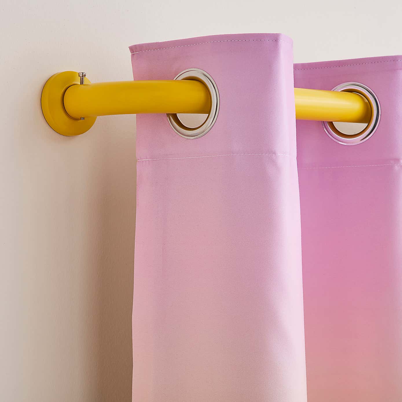 Kids Room Darkening Metal Extendable Curtain Pole