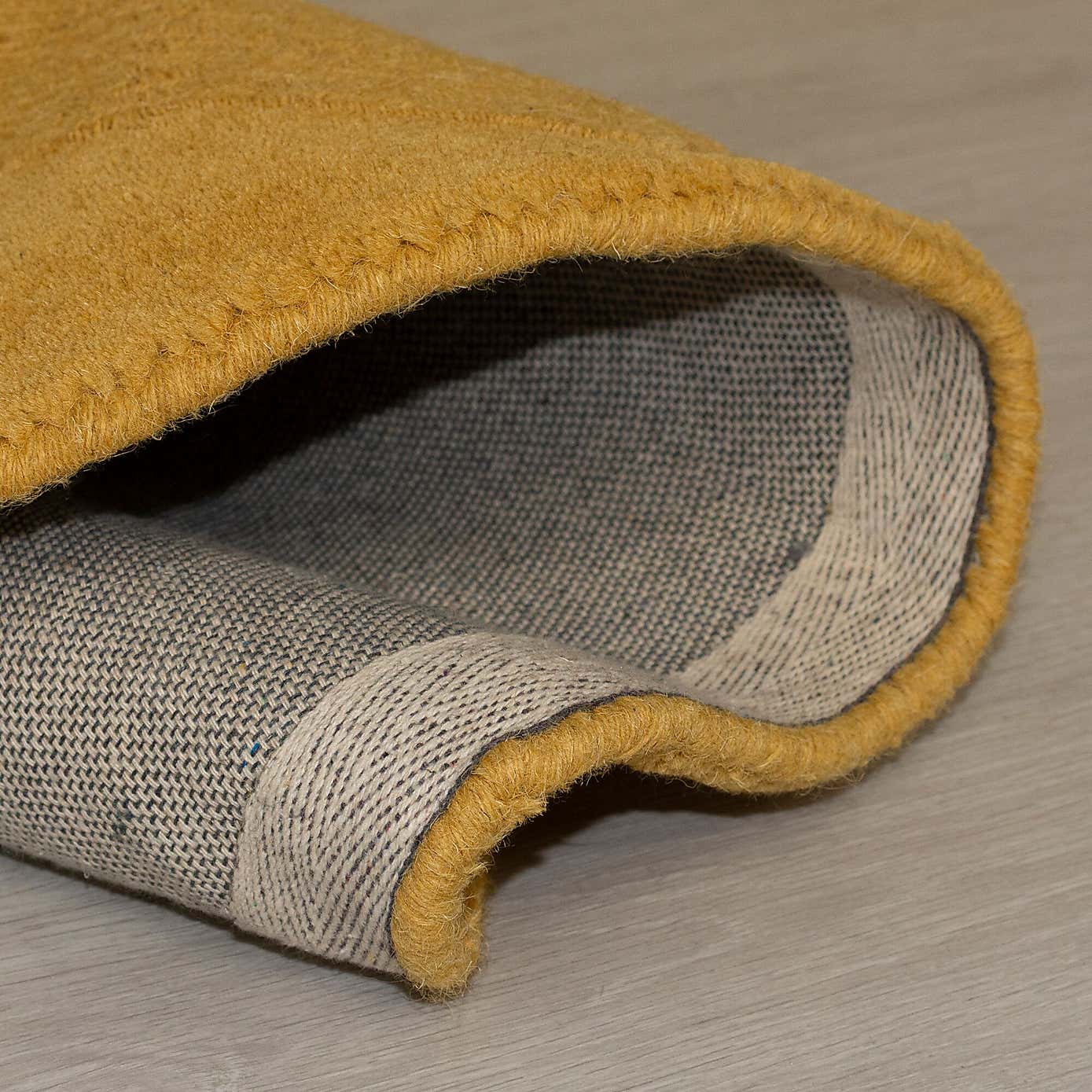 Boston Wool Border Round Rug