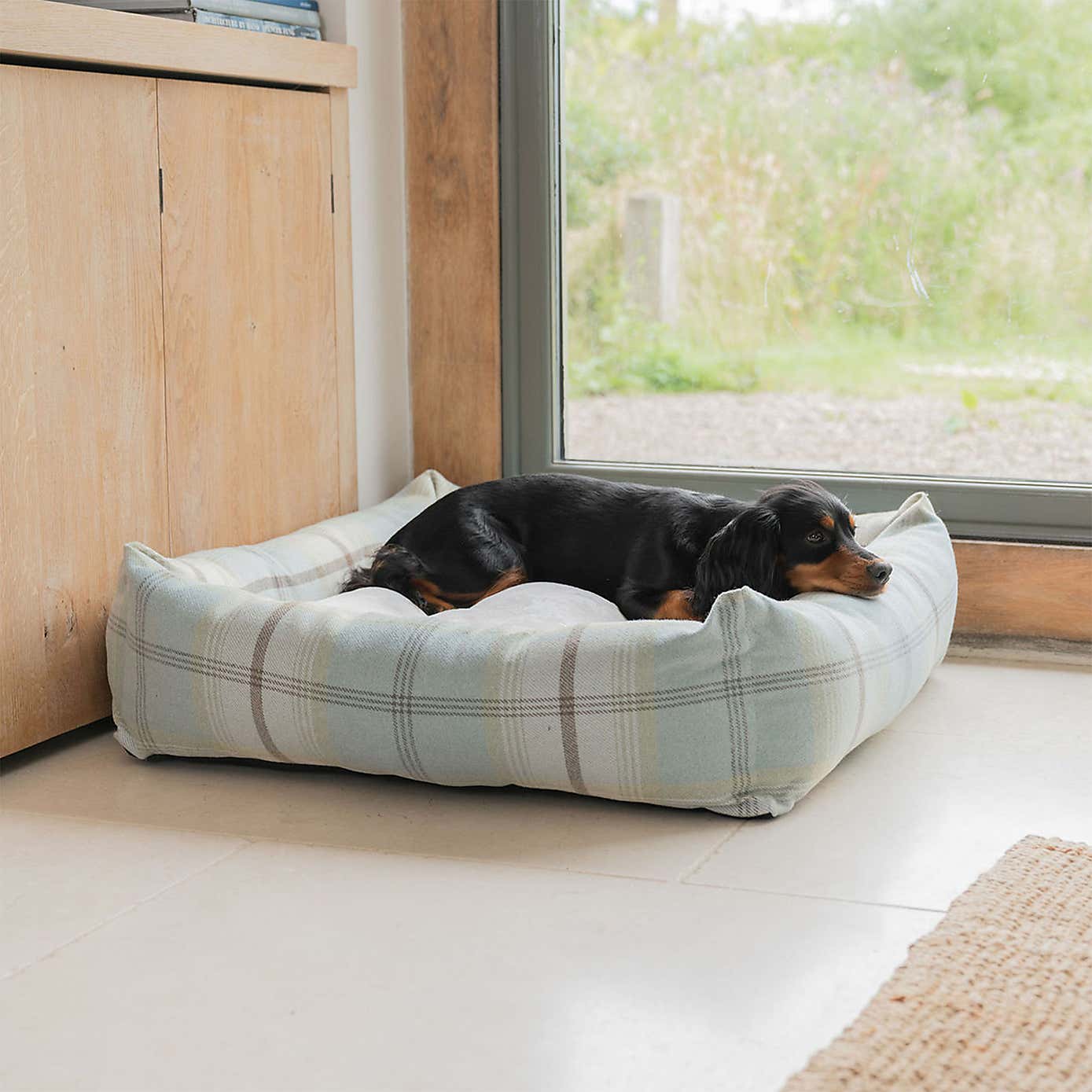 Lords and Labradors Balmoral Box Dog Bed