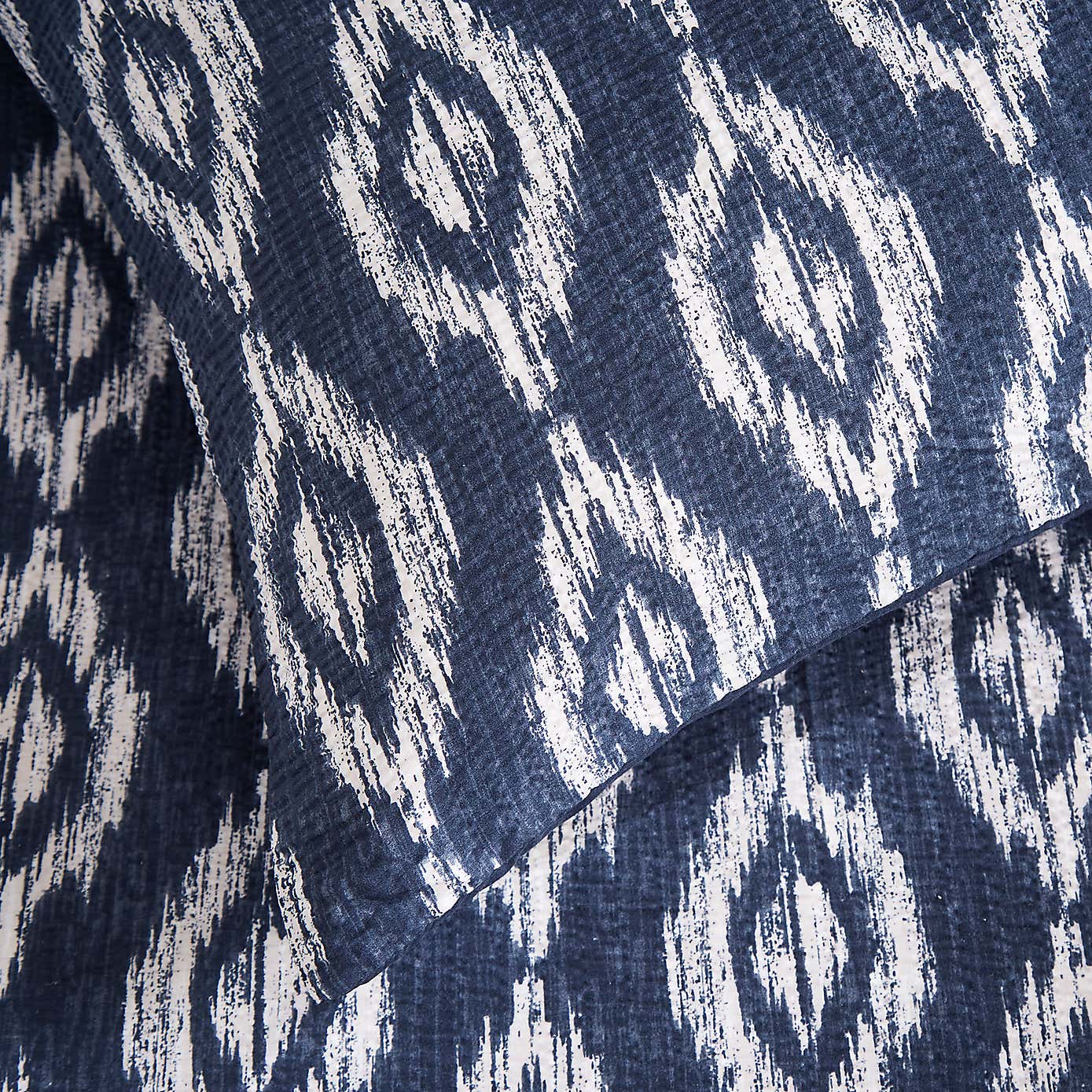 Ikat Seersucker Duvet Cover and Pillowcase Set