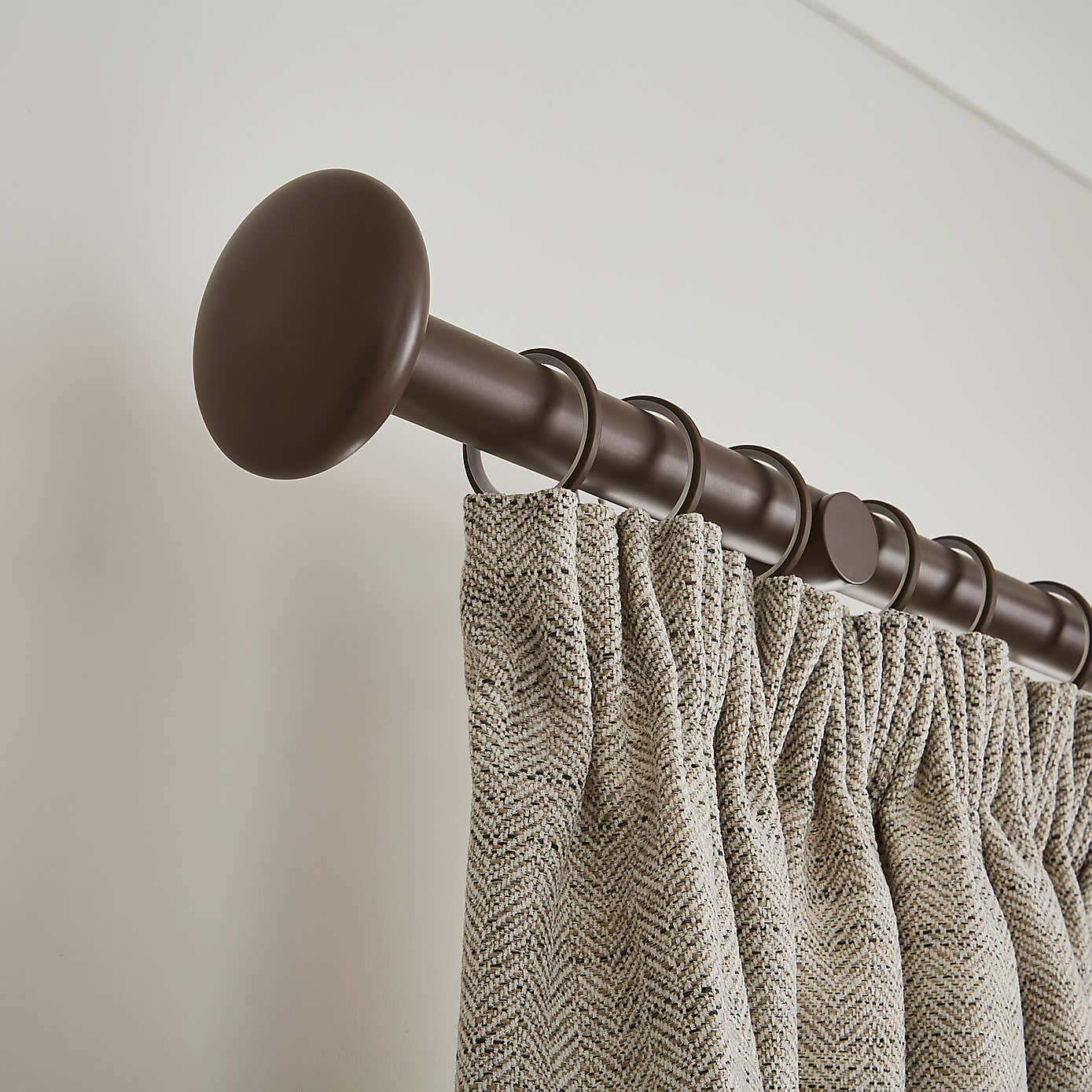 Pebble Fixed Metal Curtain Pole with Rings