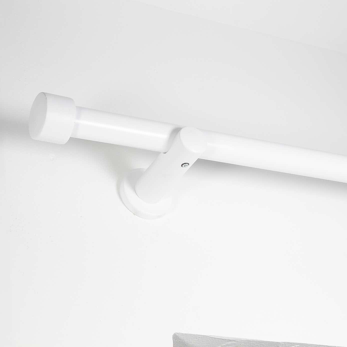 Trinity 28mm Wooden Eyelet Curtain Pole