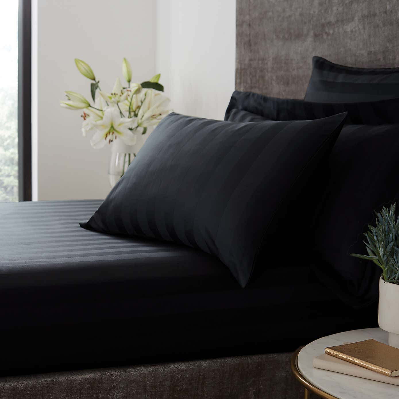 Hotel 230 Thread Count Stripe Fitted Sheet