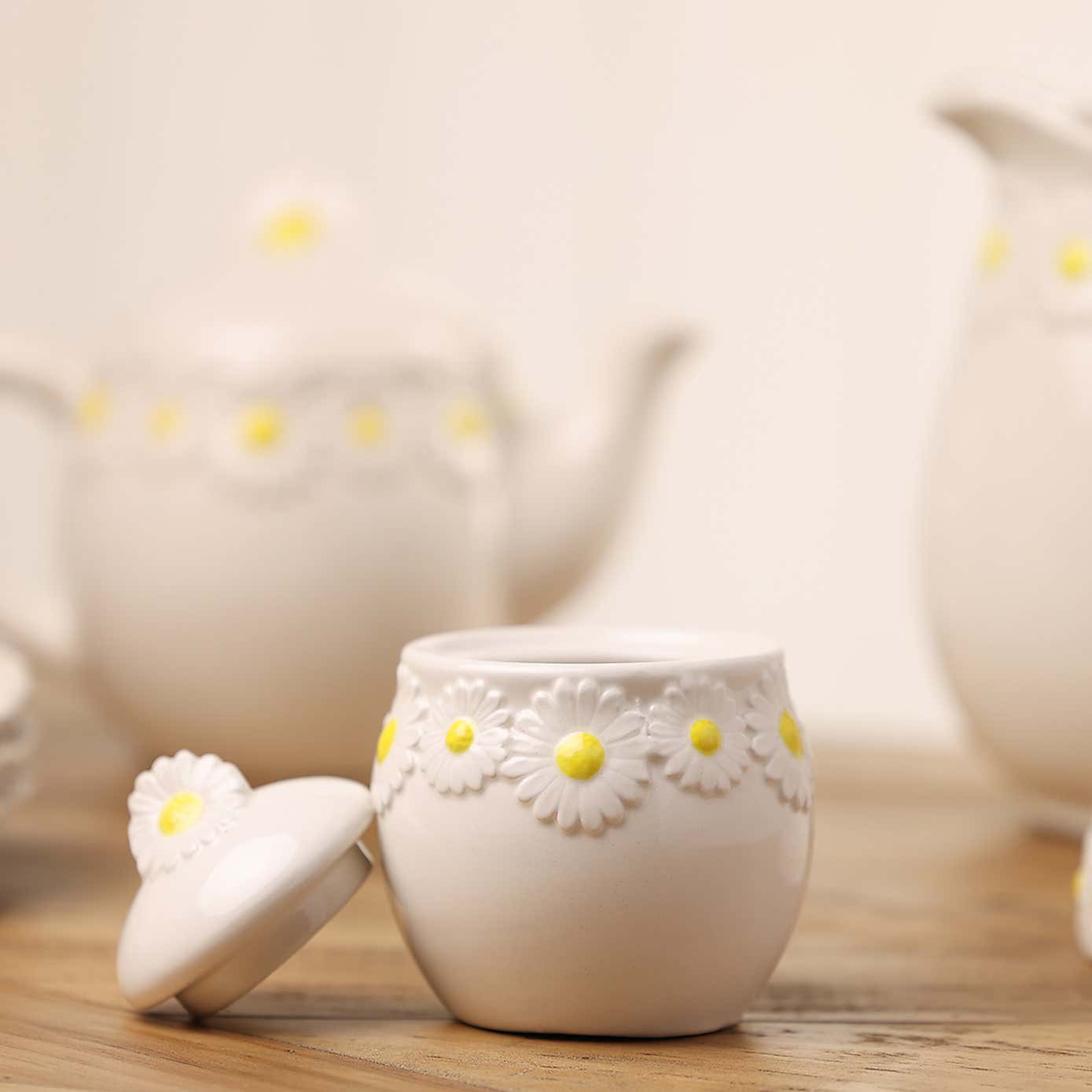 The Cottage Garden Daisy Sugar Bowl