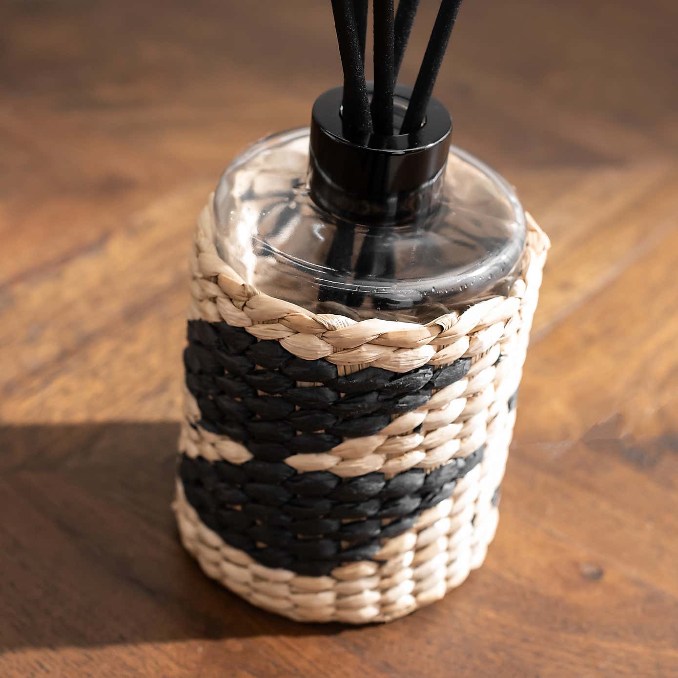 Woven Amber & Saffron Diffuser