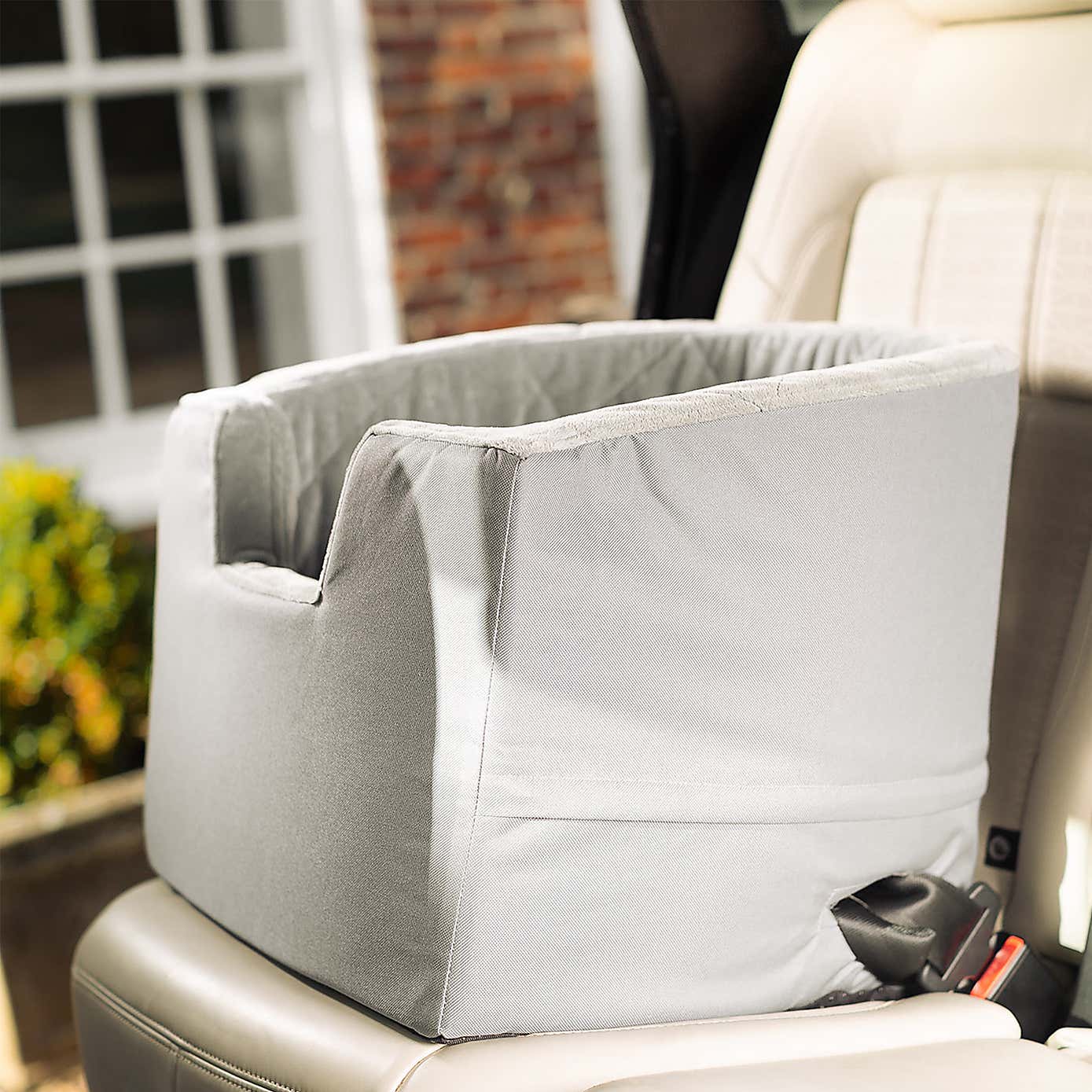 Lords and Labradors Dog Car Booster Seat