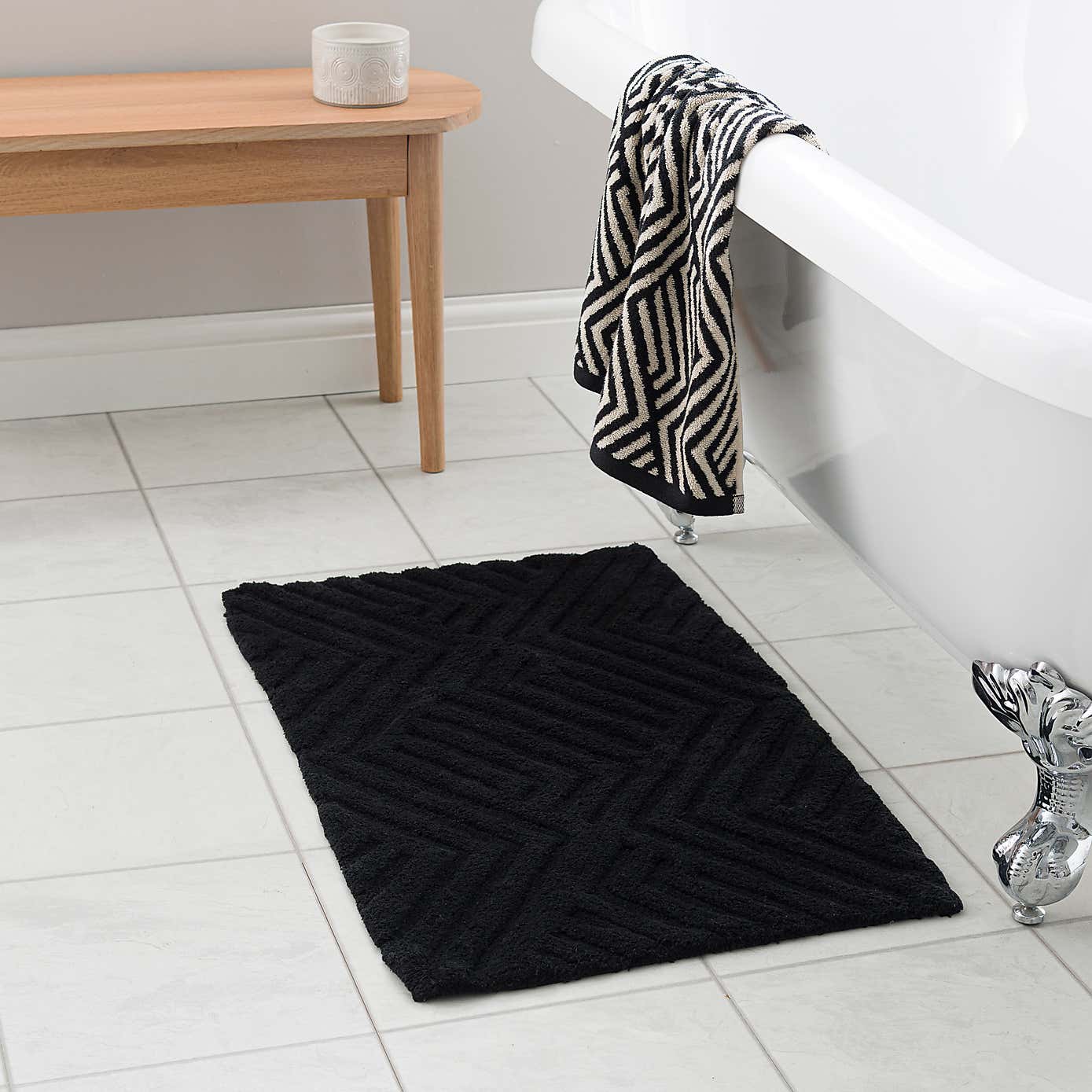 Tufted Geometric Bath Mat