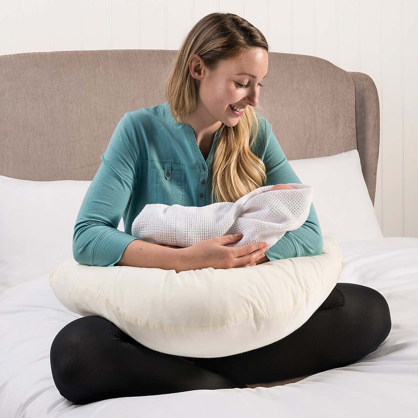 Nursing Firm-Support Pillow and Pillowcase Set