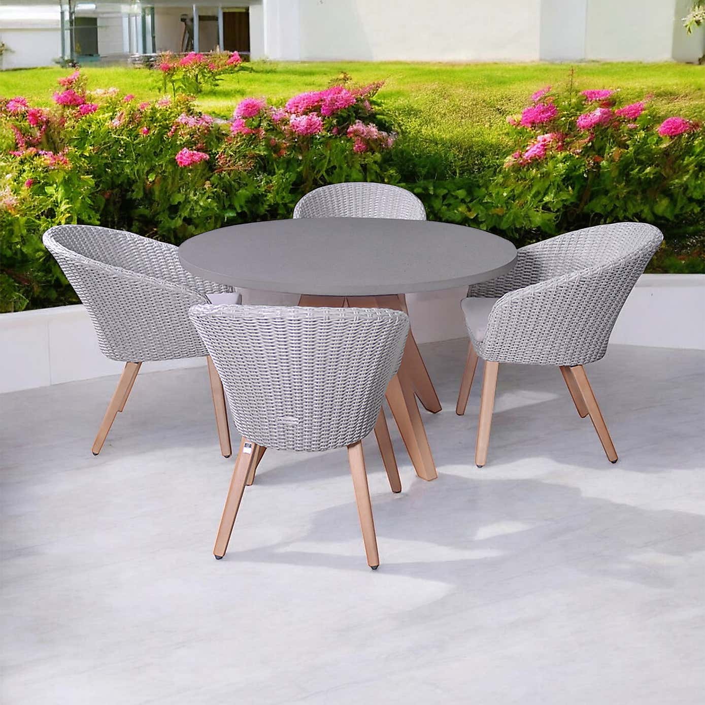 A.Mir Luna Round Outdoor Concrete Dining Table with 4 Sol Dining Chairs
