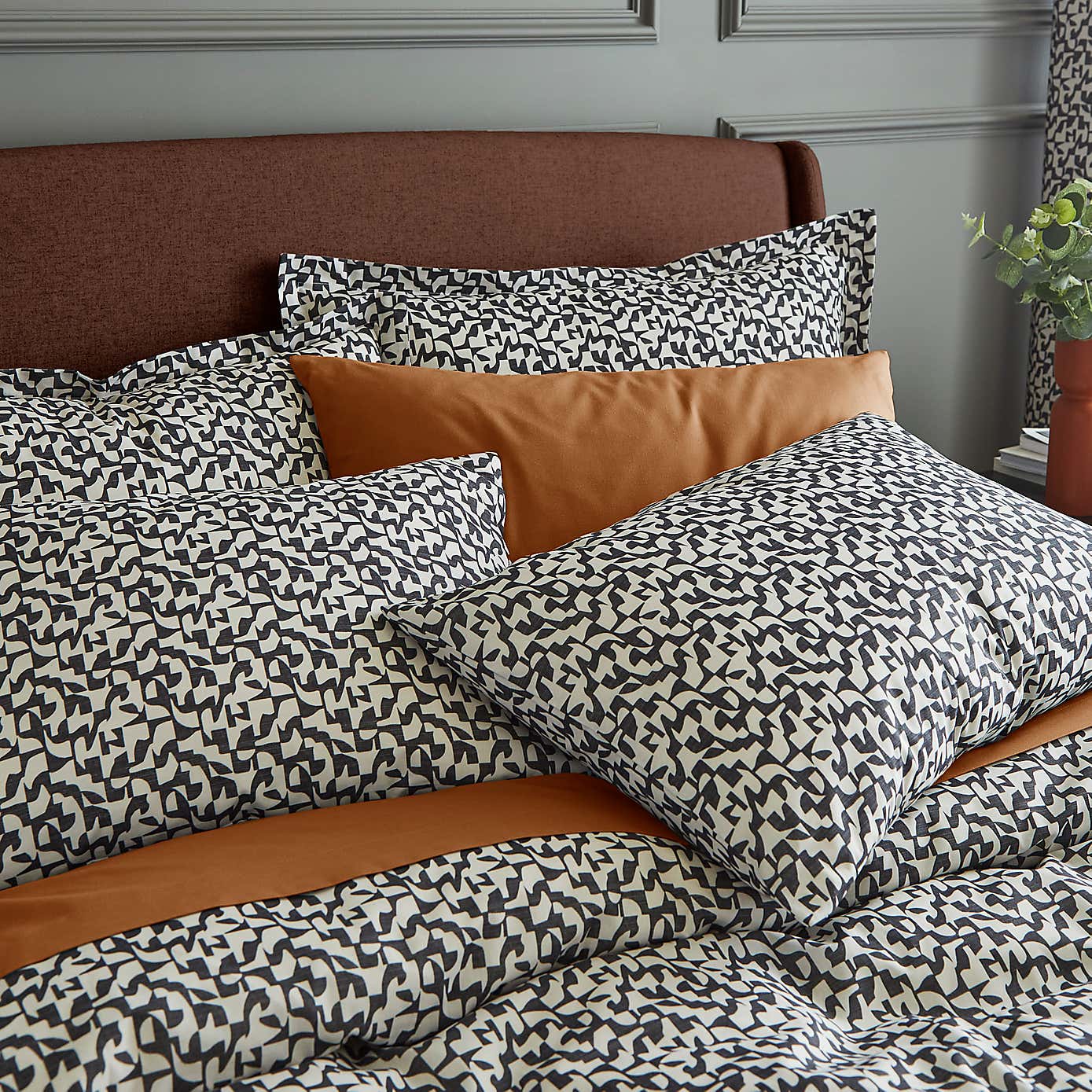 Valter Mino Geometric Duvet Cover & Pillowcase Set