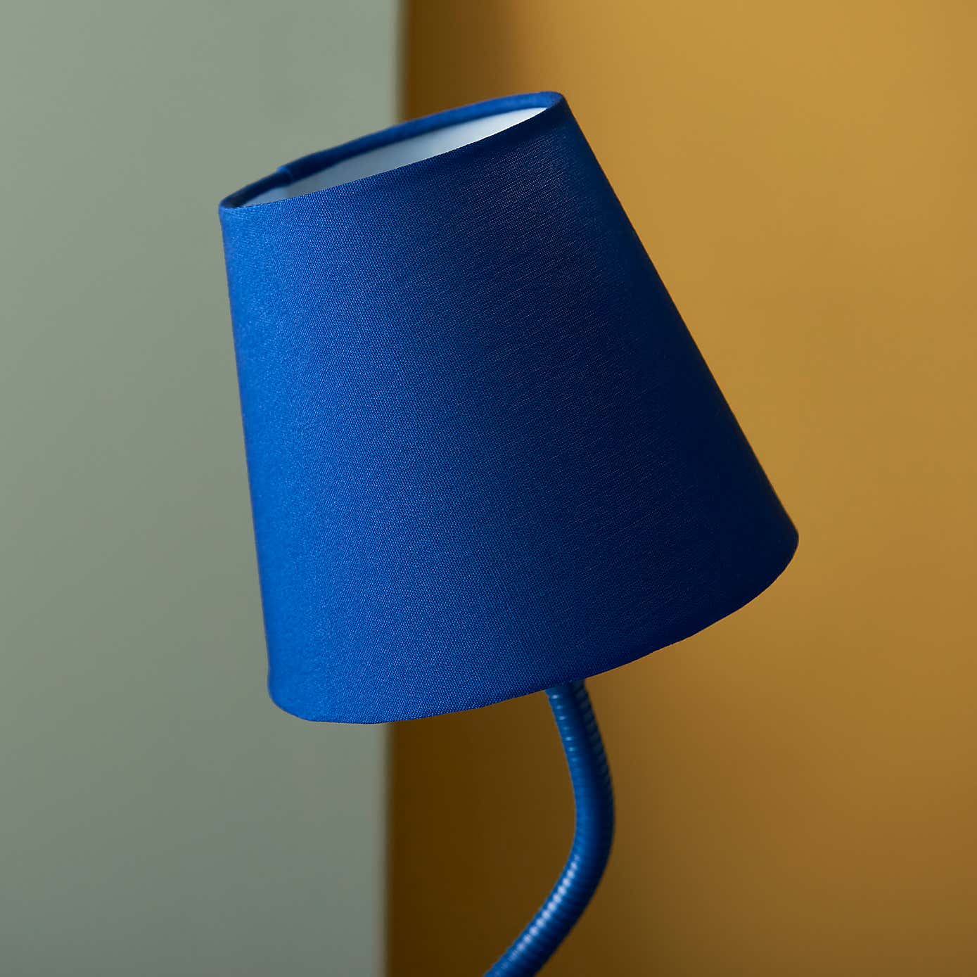 Boogi Metal Adjustable Table Lamp