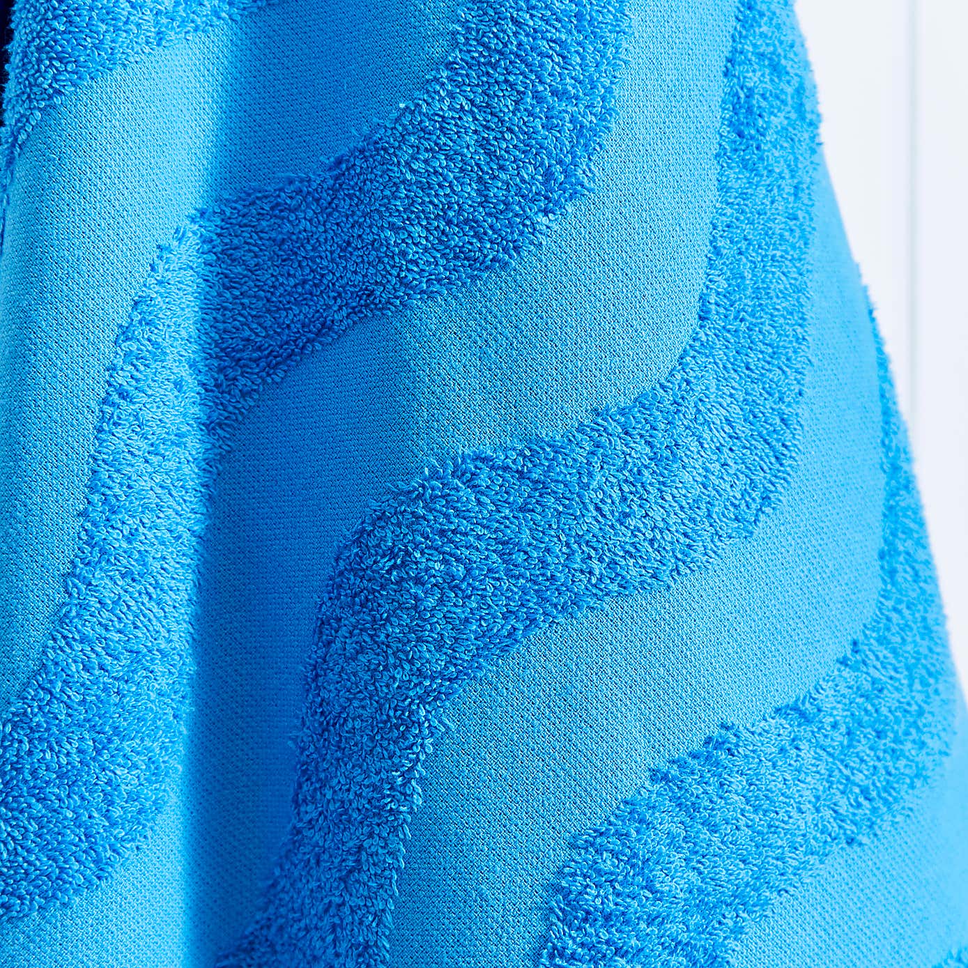 Wave Tufted Cotton Beach Towel