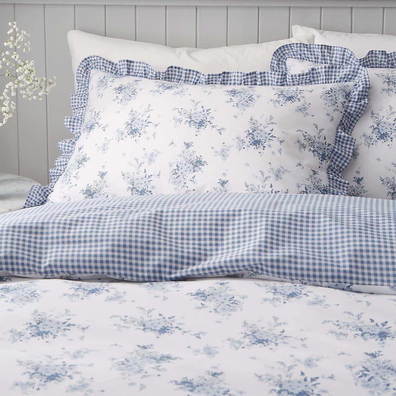 Catherine Lansfield Lucie Floral Reversible Duvet Cover & Pillowcase Set