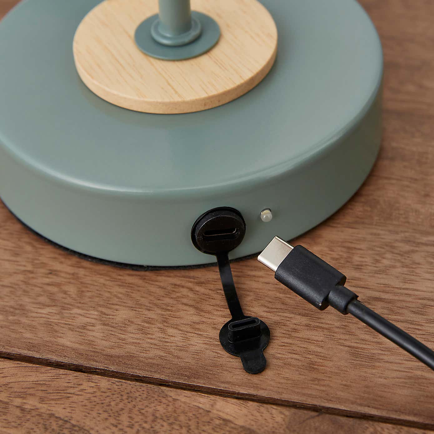 Remi Rechargeable Table Lamp