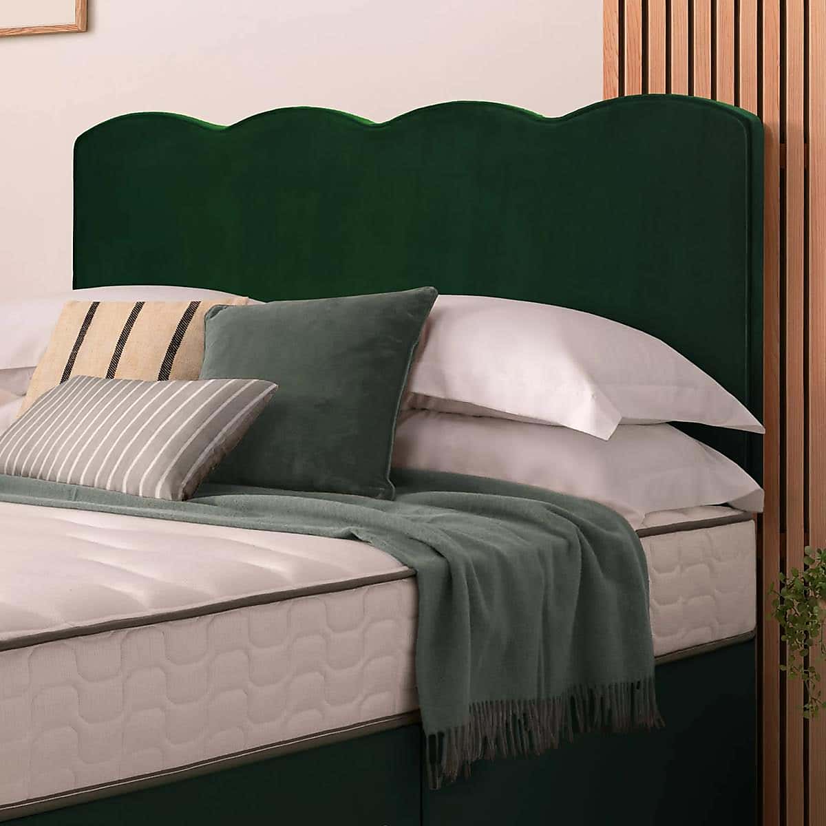 Silentnight 2 Drawer Divan Bed With Velvet Wave Headboard