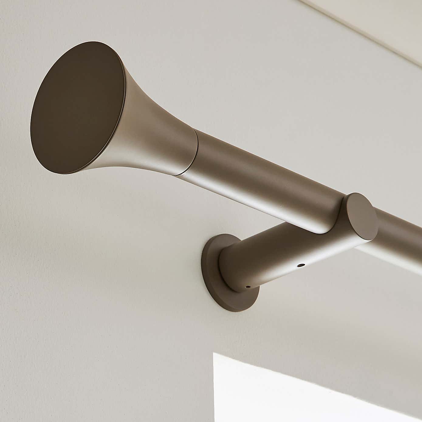 Flush Trumpet Fixed Metal Curtain Pole with Rings